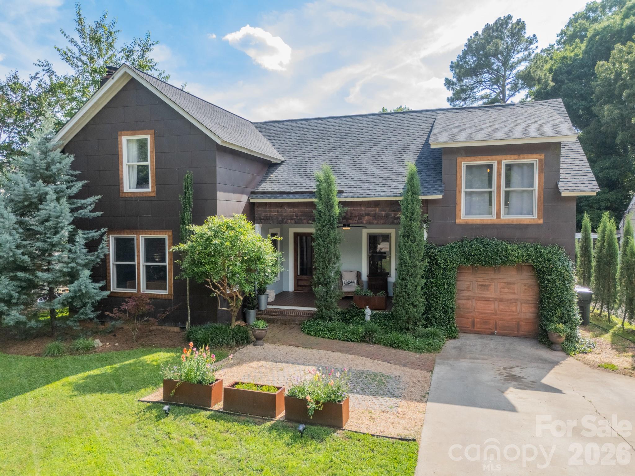 521 Forest Lane