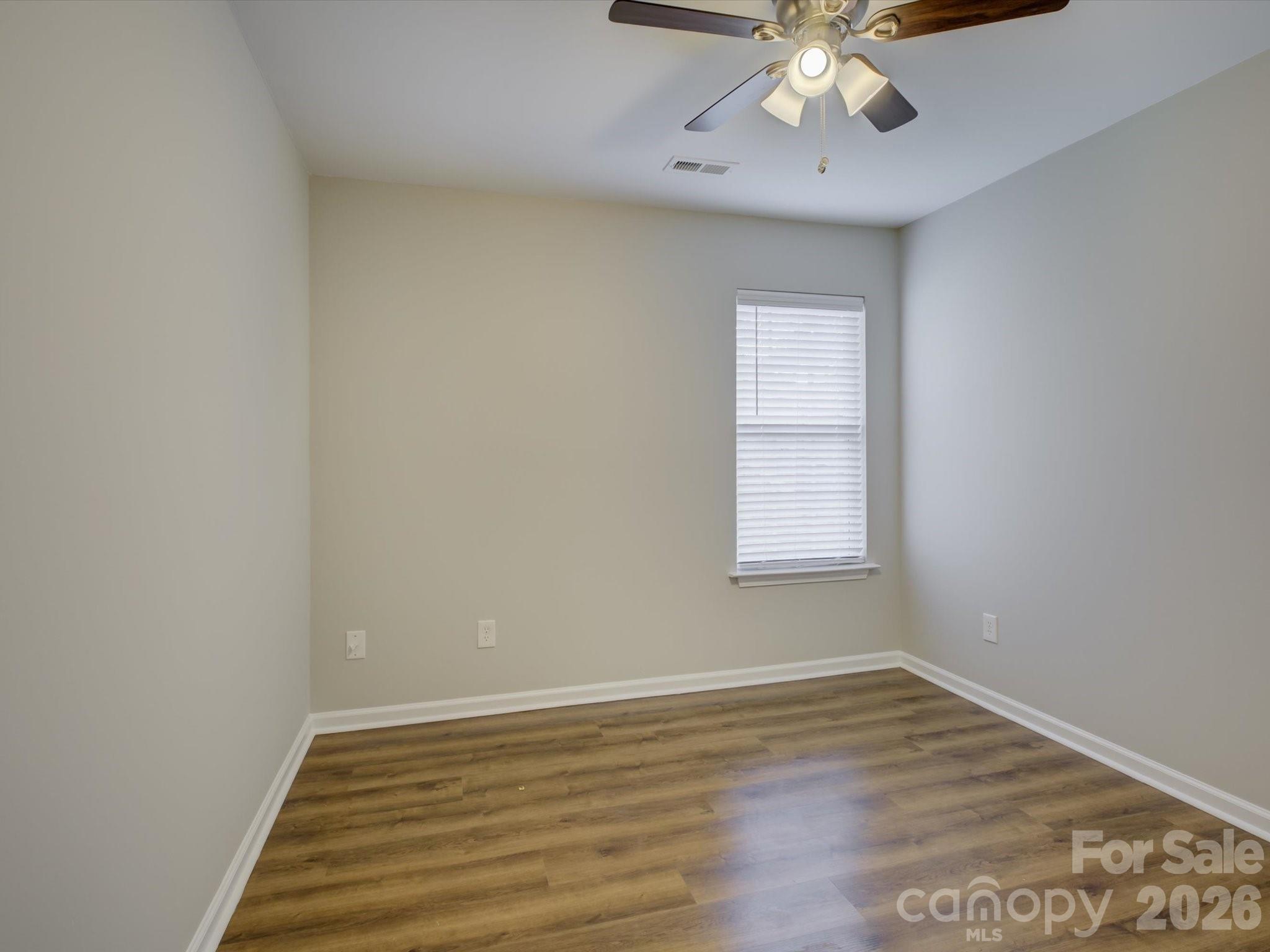 1530 Hollythorne Drive