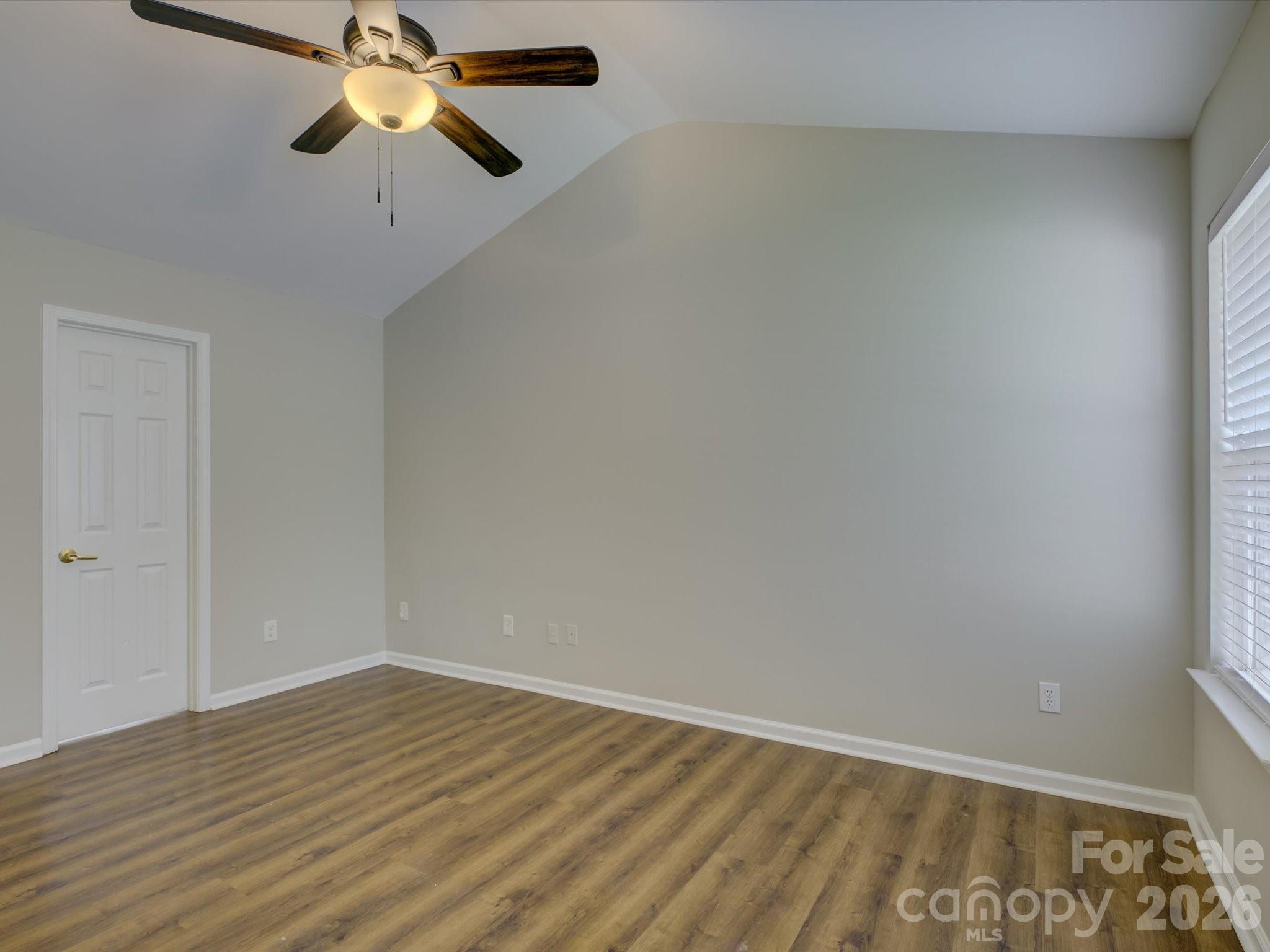 1530 Hollythorne Drive