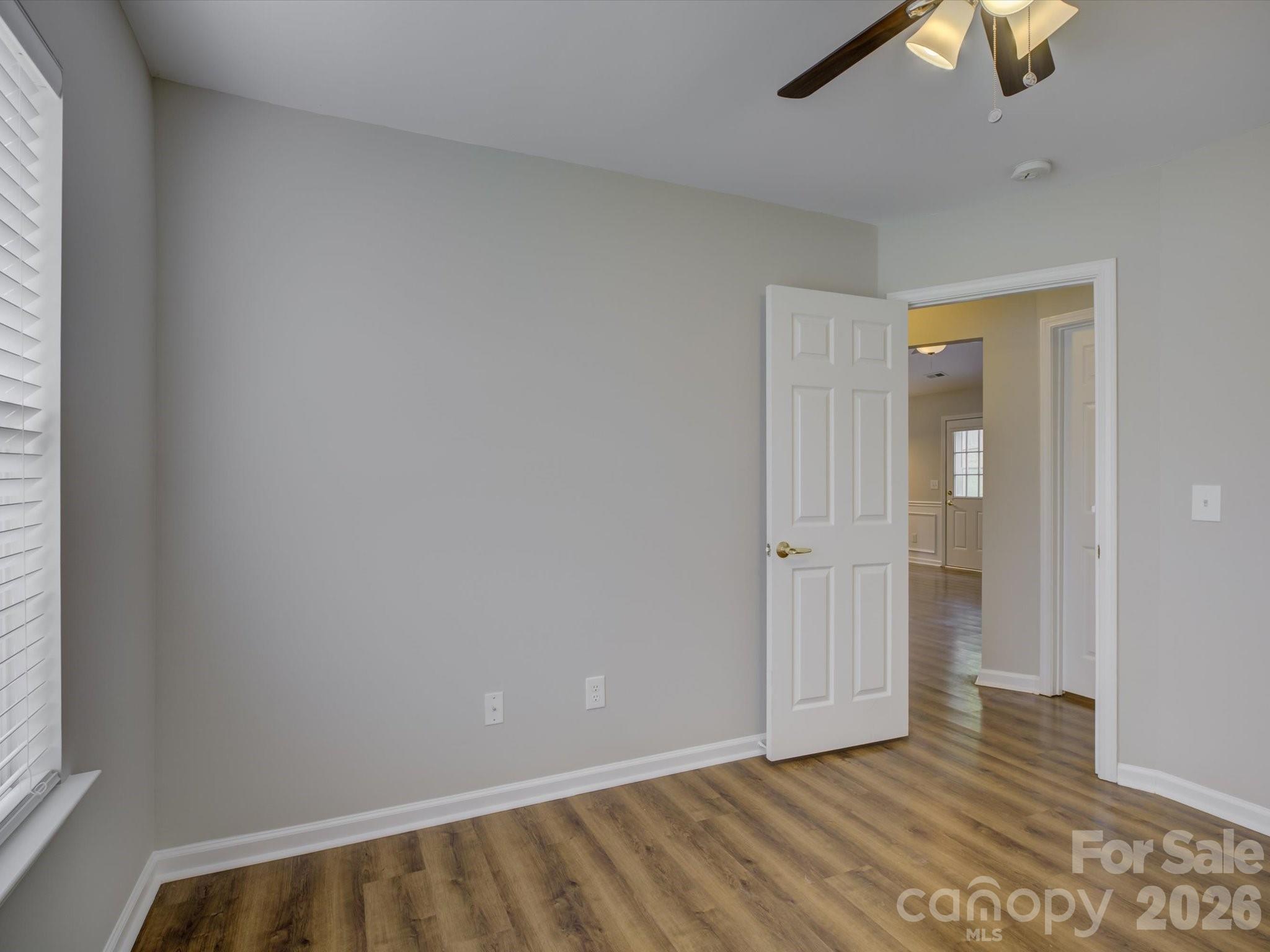 1530 Hollythorne Drive