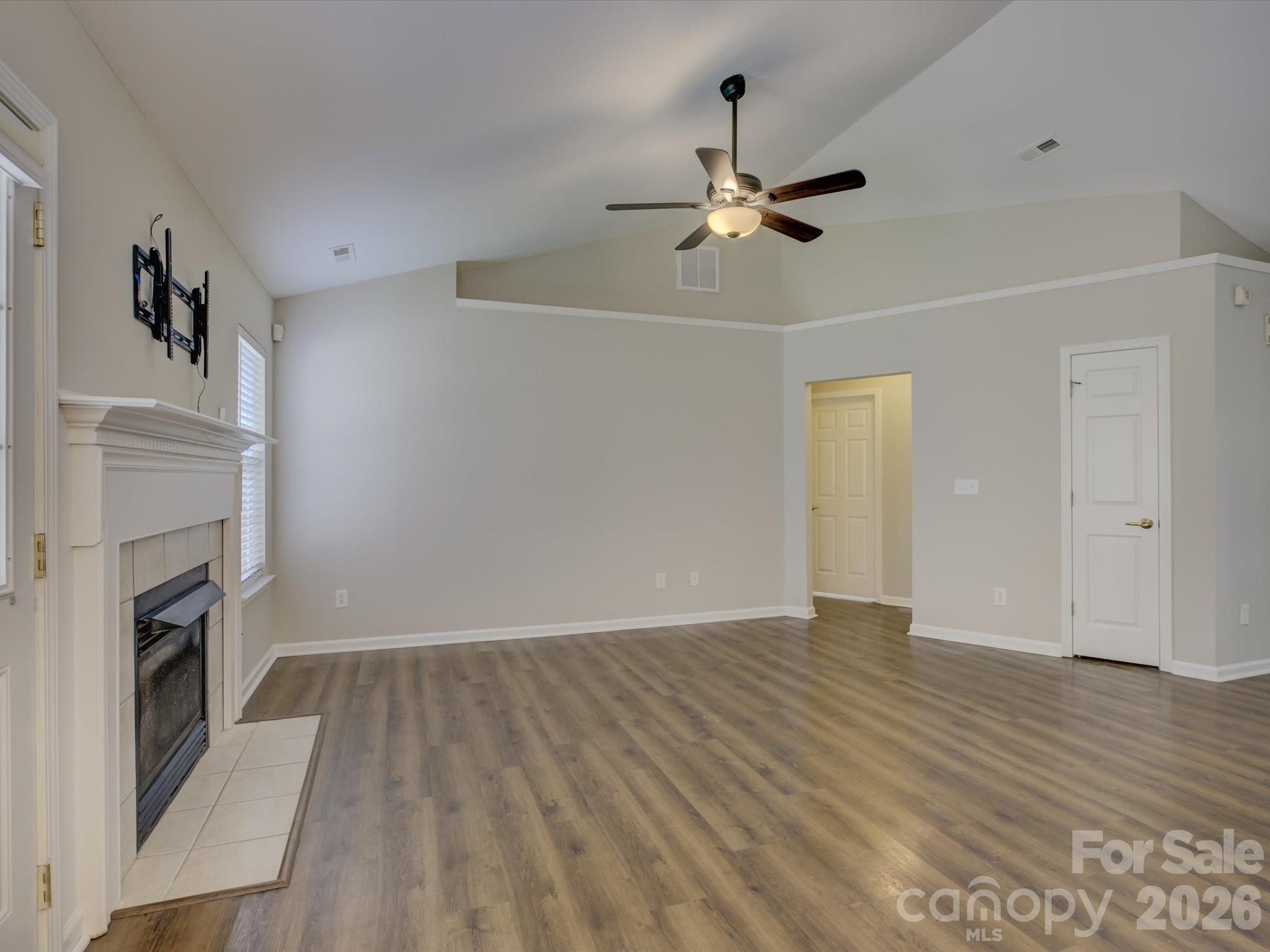 1530 Hollythorne Drive