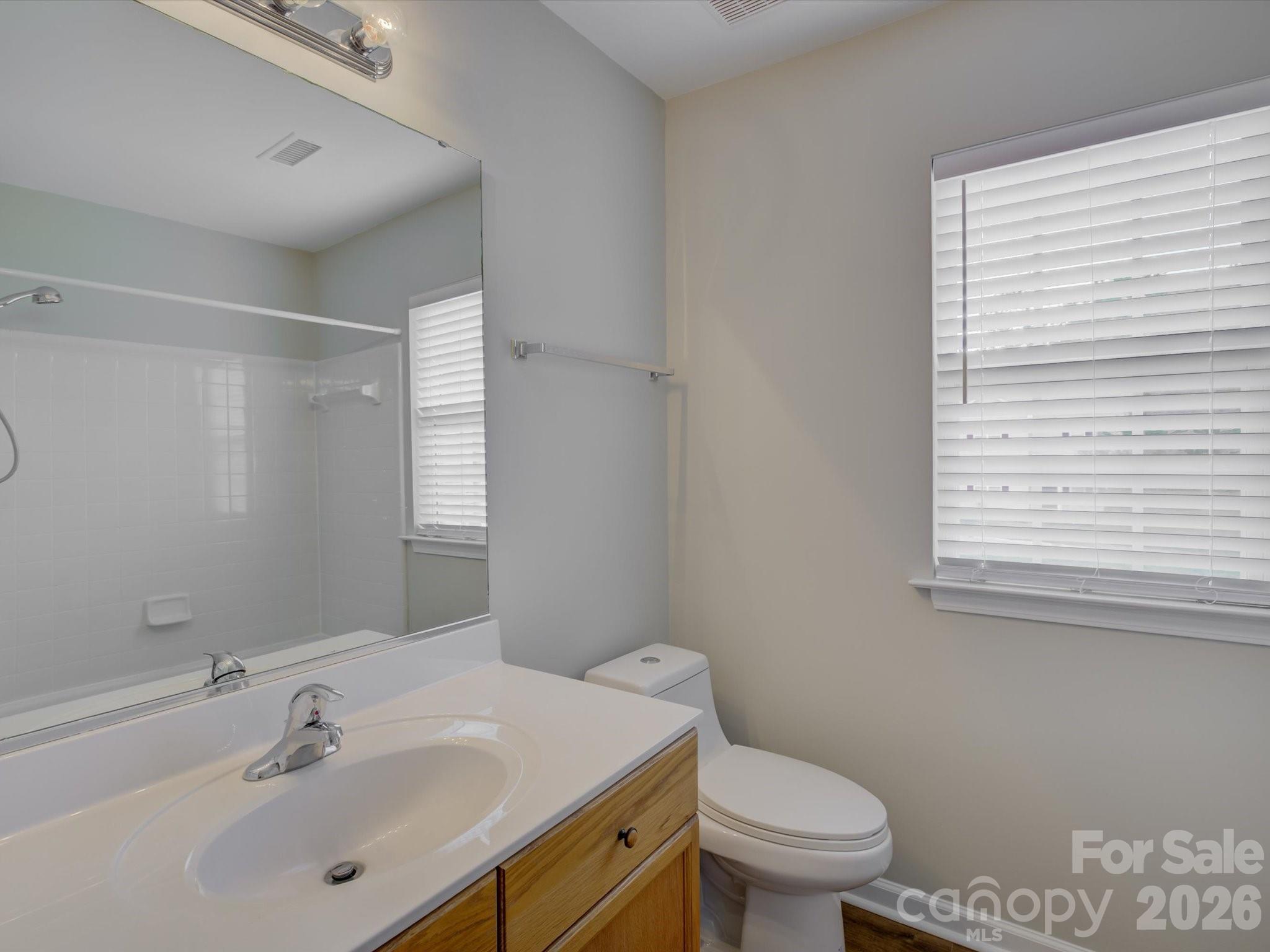 1530 Hollythorne Drive