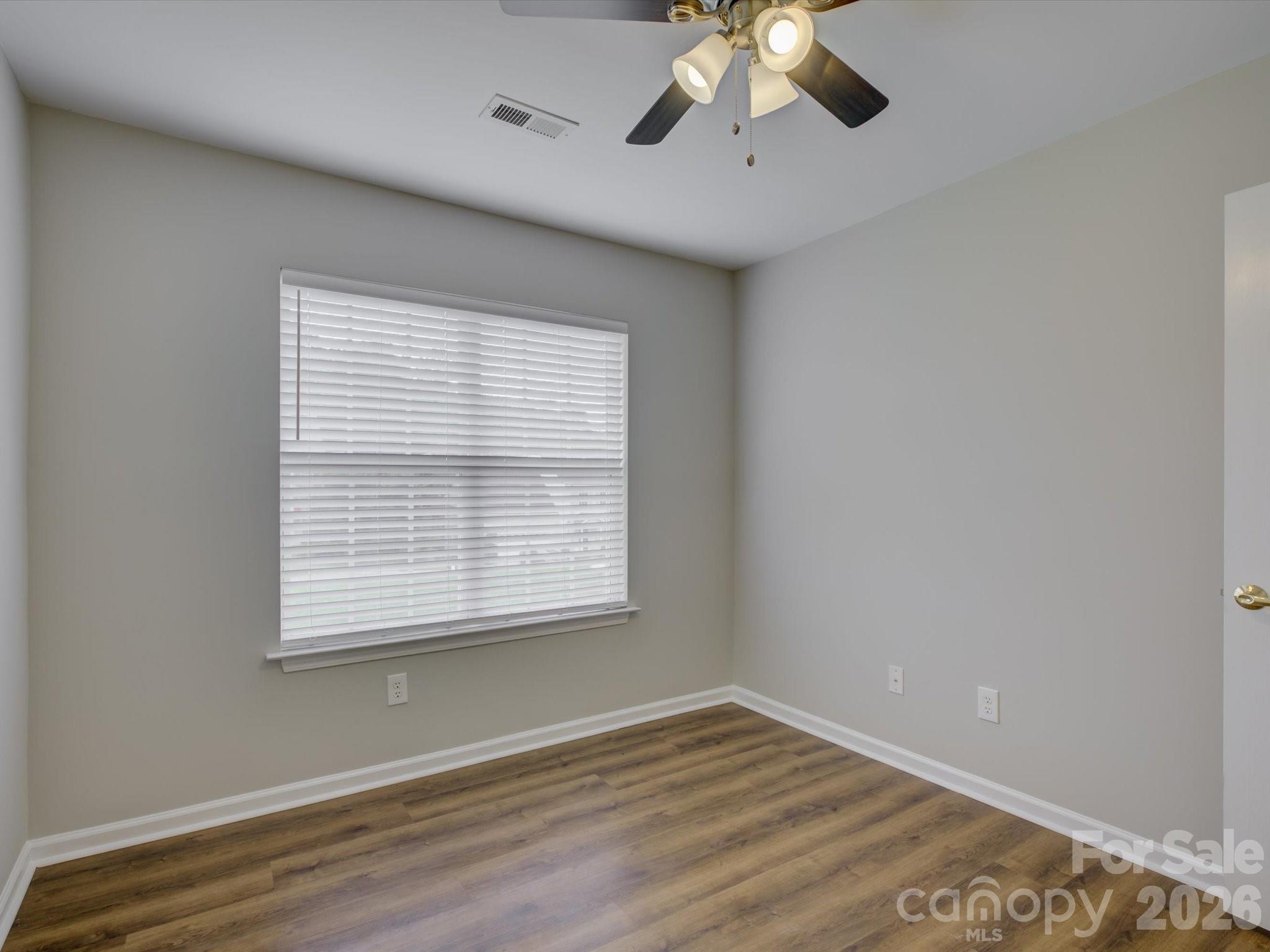 1530 Hollythorne Drive