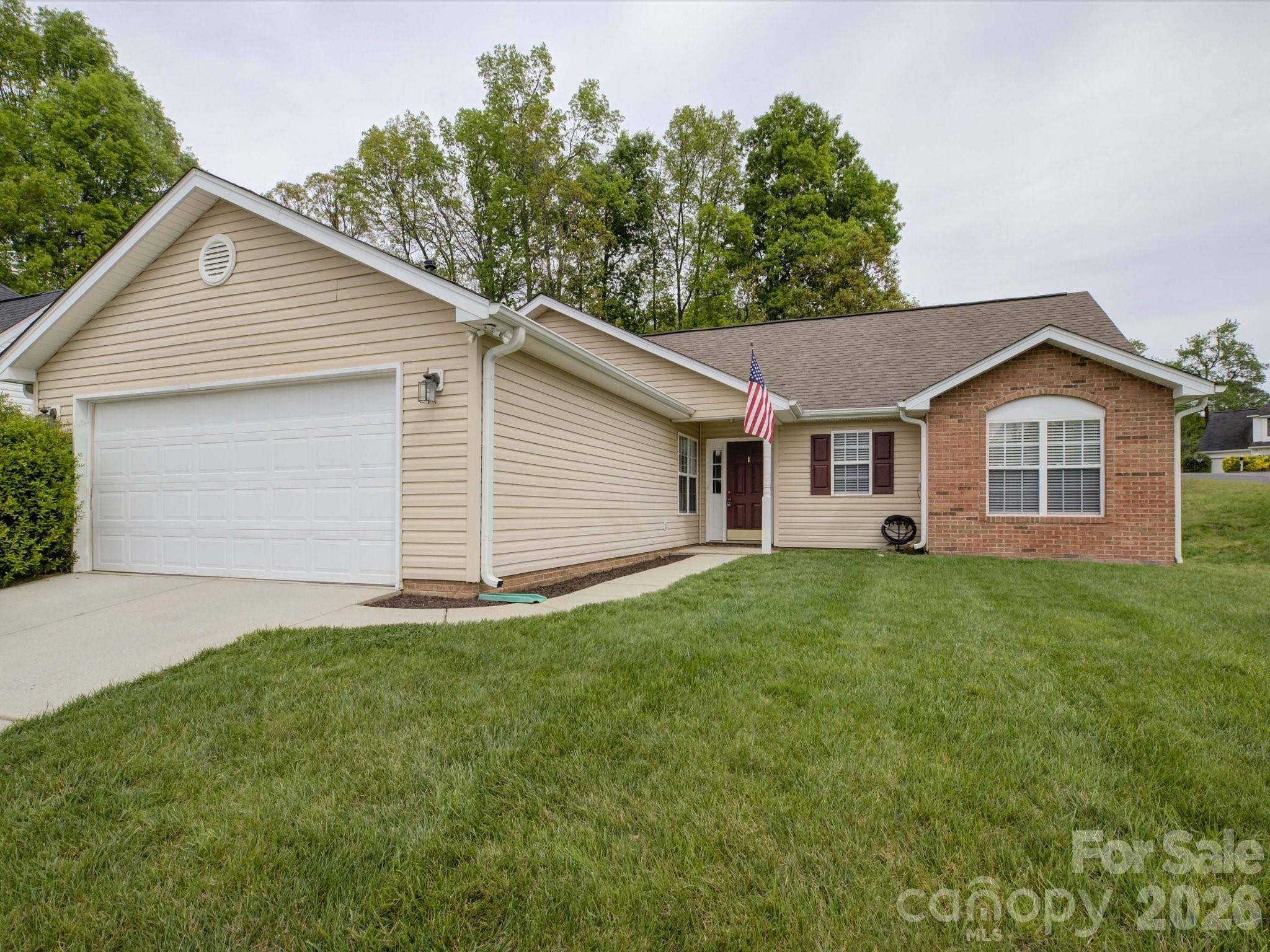 1530 Hollythorne Drive