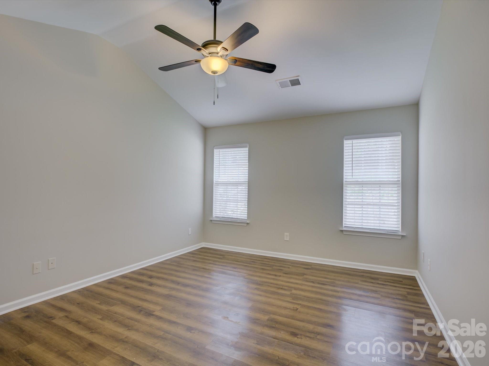 1530 Hollythorne Drive