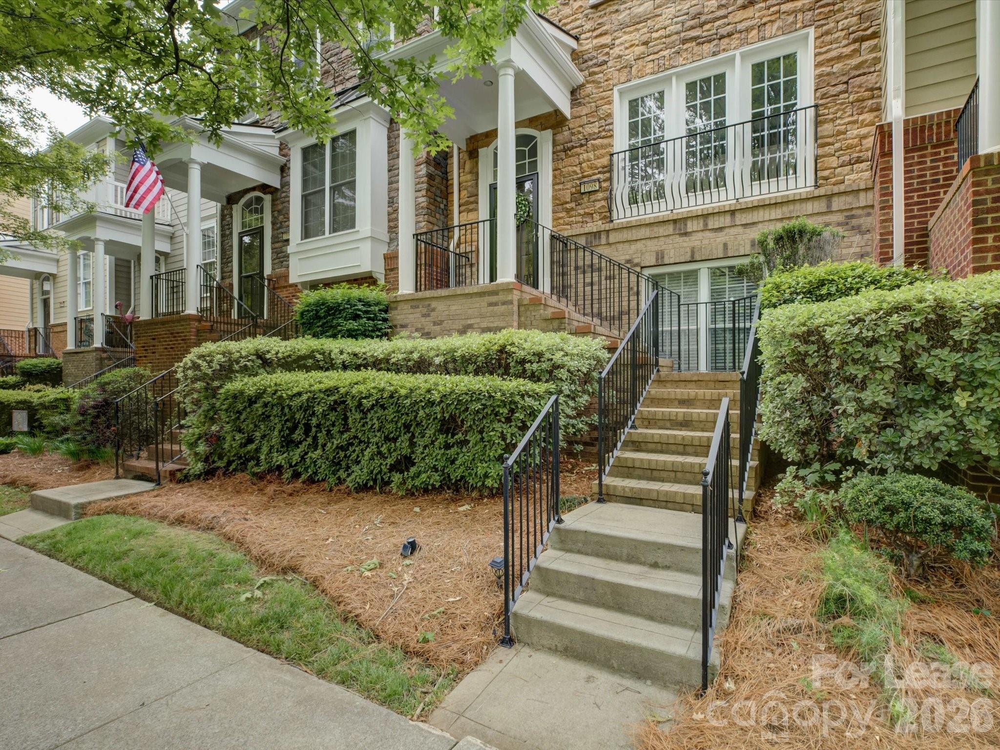 1098 Drayton Court