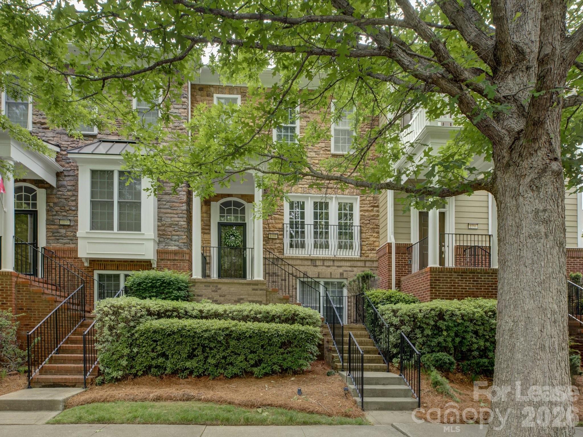 1098 Drayton Court