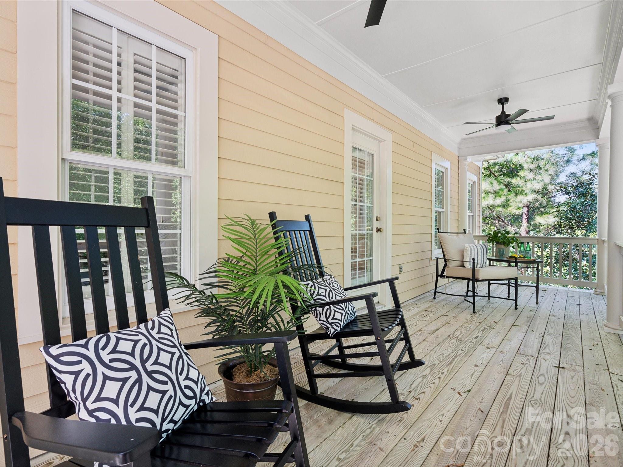 927 Dericks Crossing