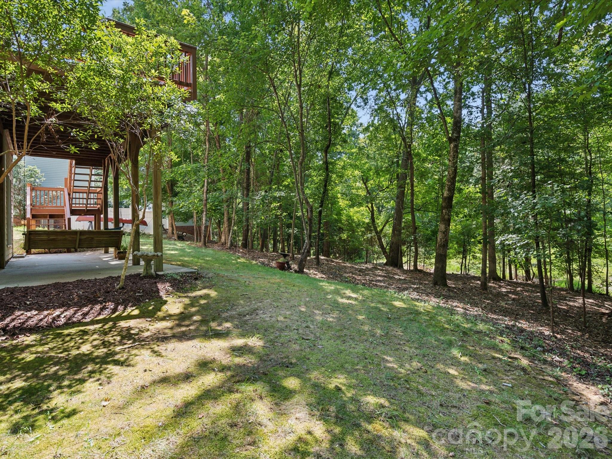 927 Dericks Crossing