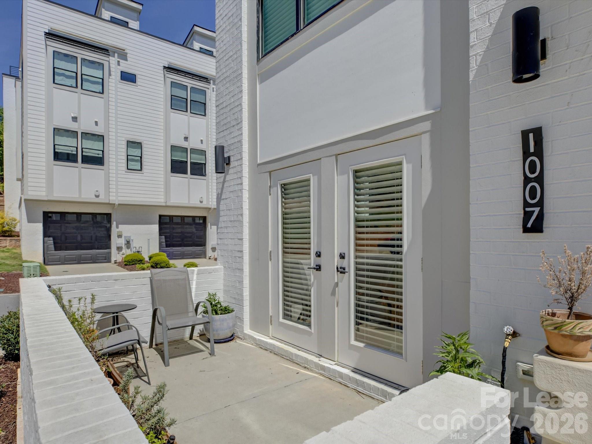 1007 Wesley Terrace Avenue
