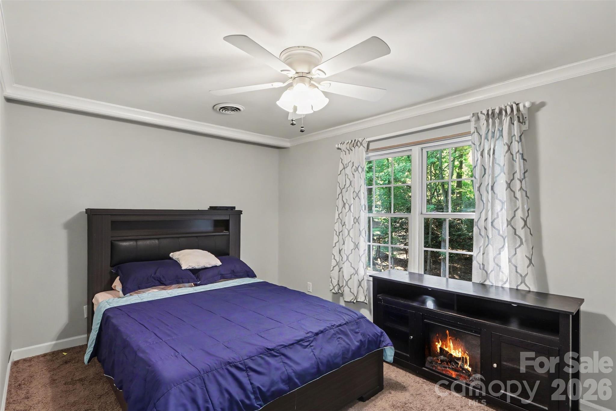 5812 Camelot Drive