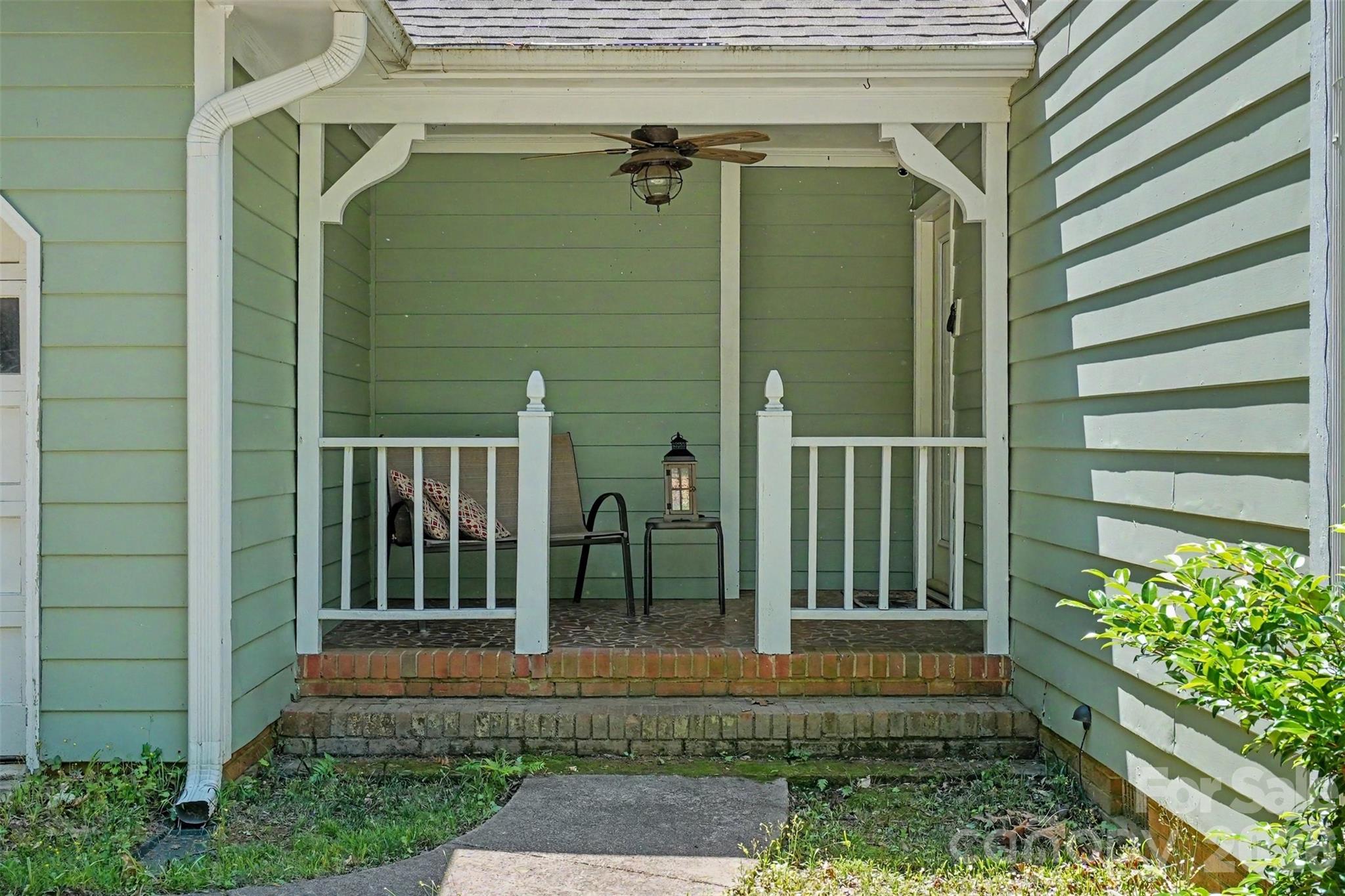 5812 Camelot Drive