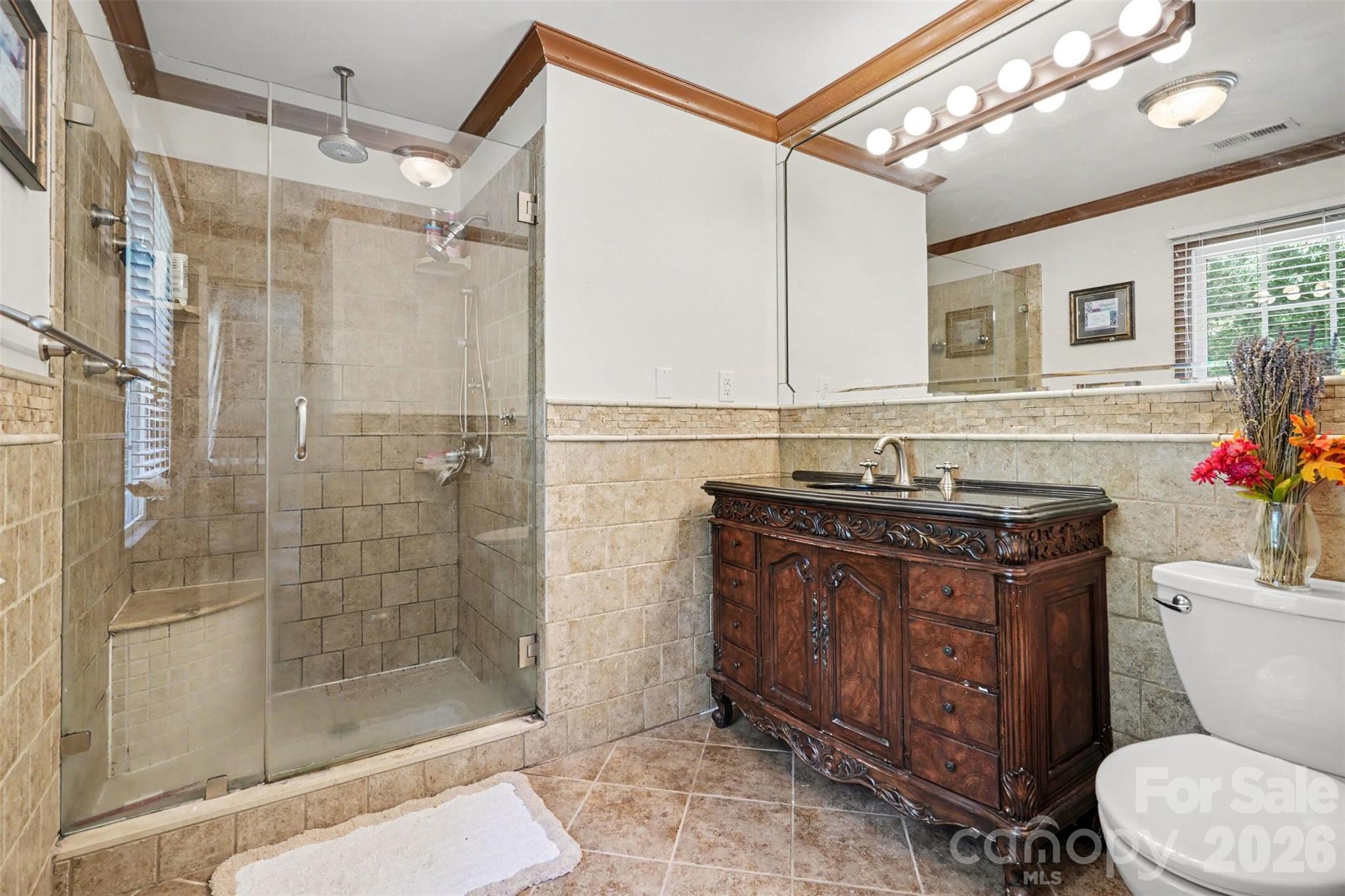 5812 Camelot Drive