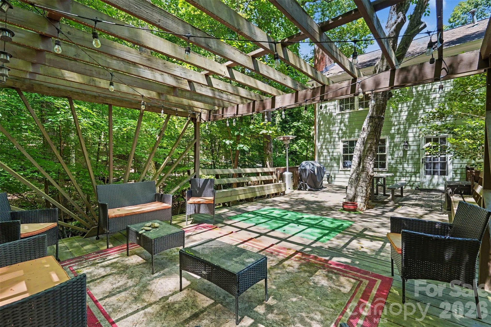 5812 Camelot Drive