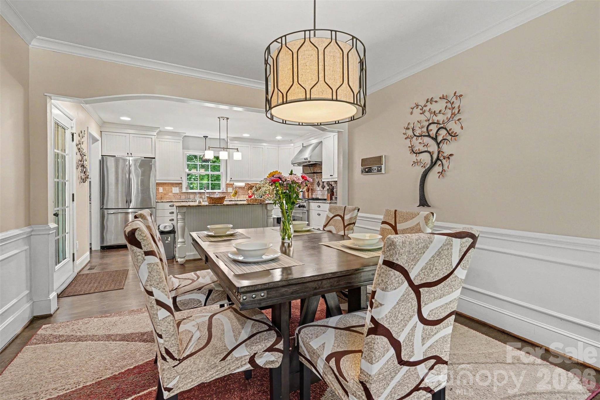 5812 Camelot Drive