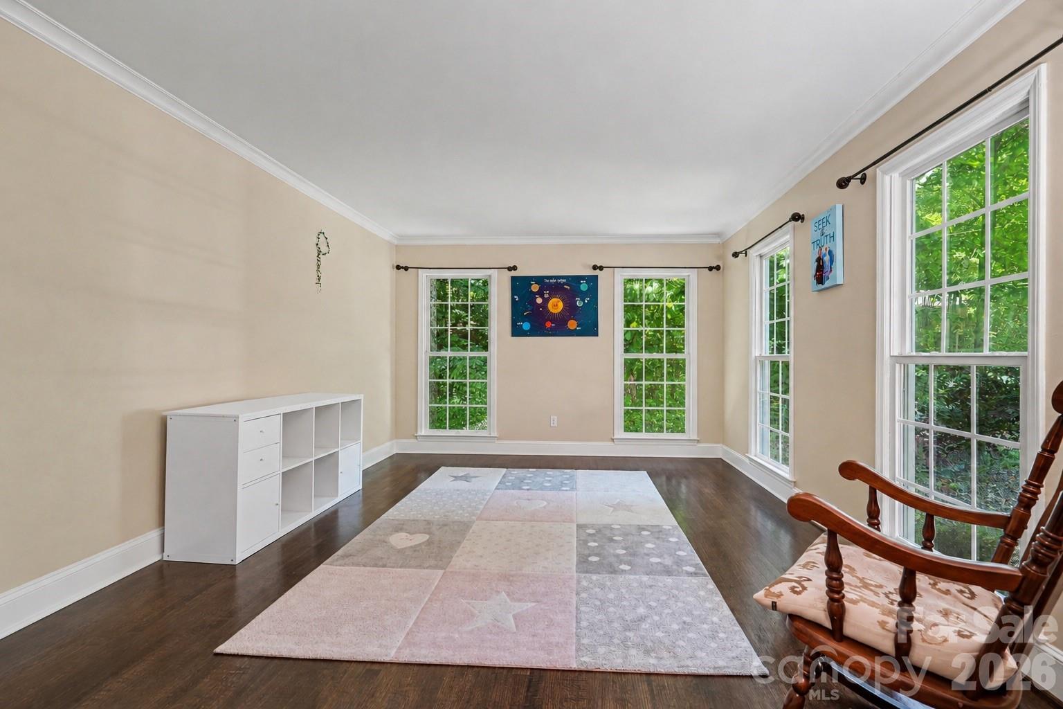 5812 Camelot Drive