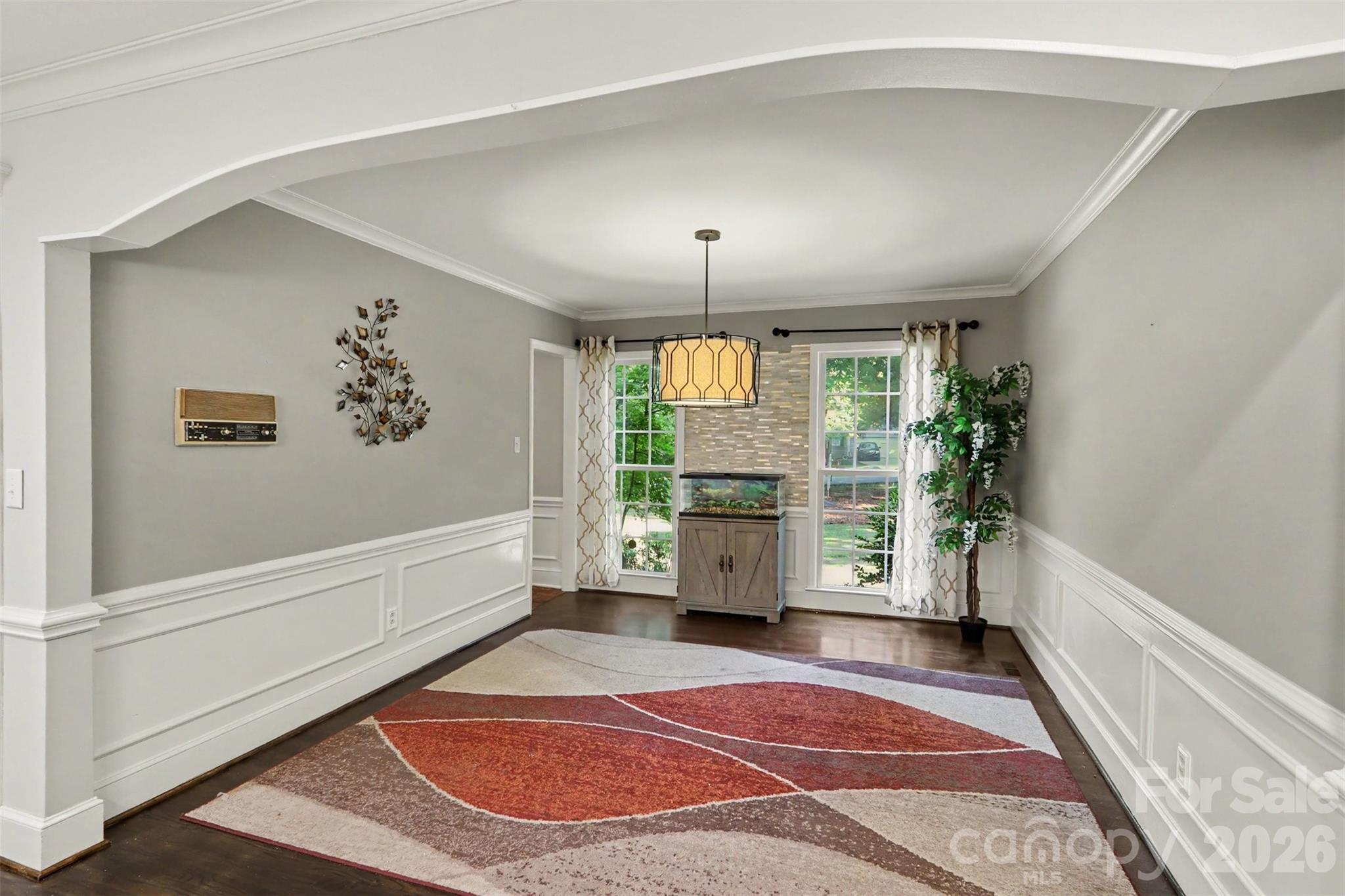 5812 Camelot Drive