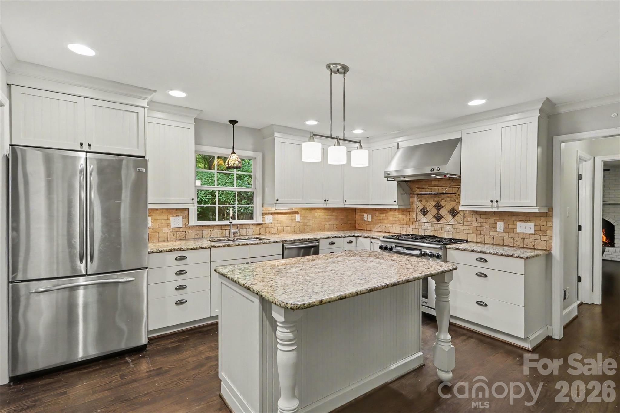 5812 Camelot Drive