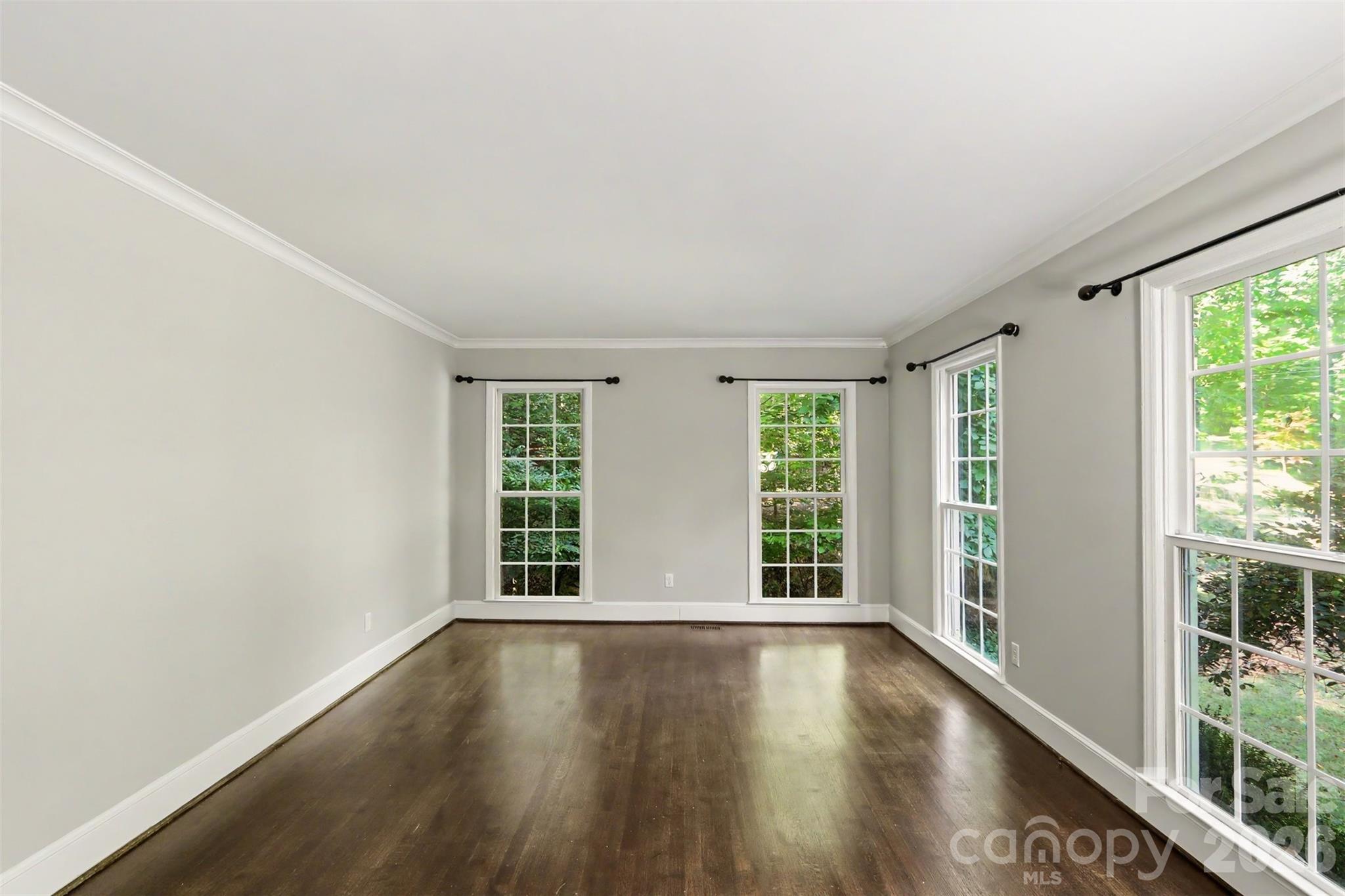 5812 Camelot Drive