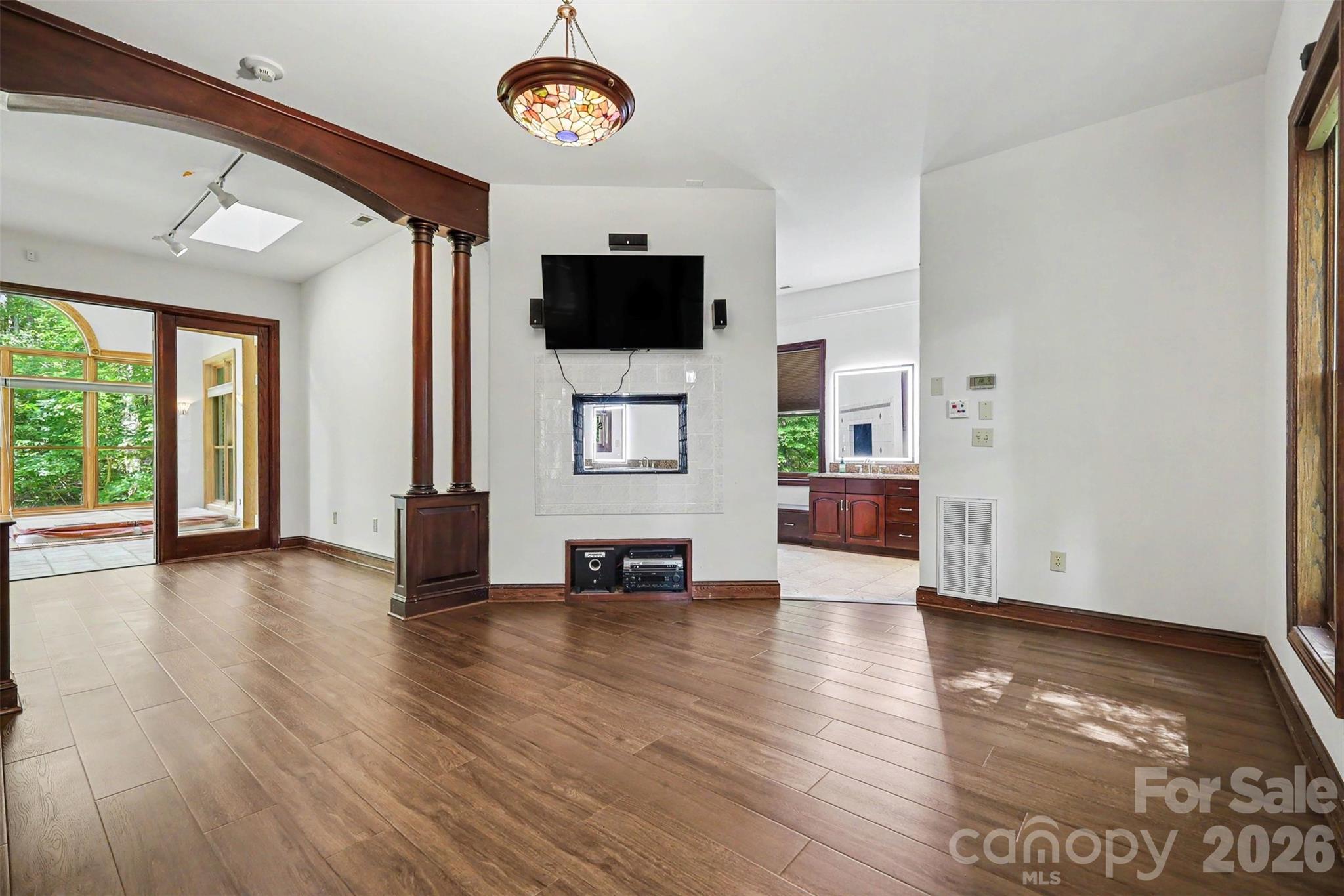 253 Highway 161 N