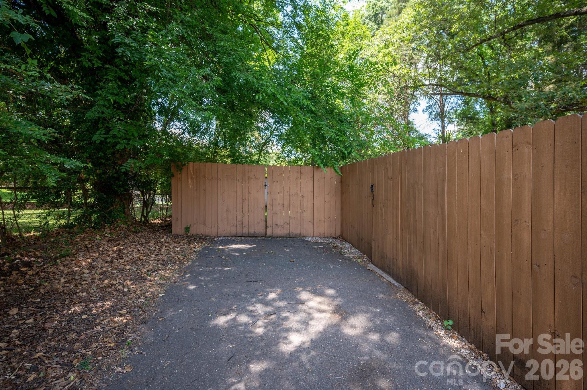6912 Woodstock Drive