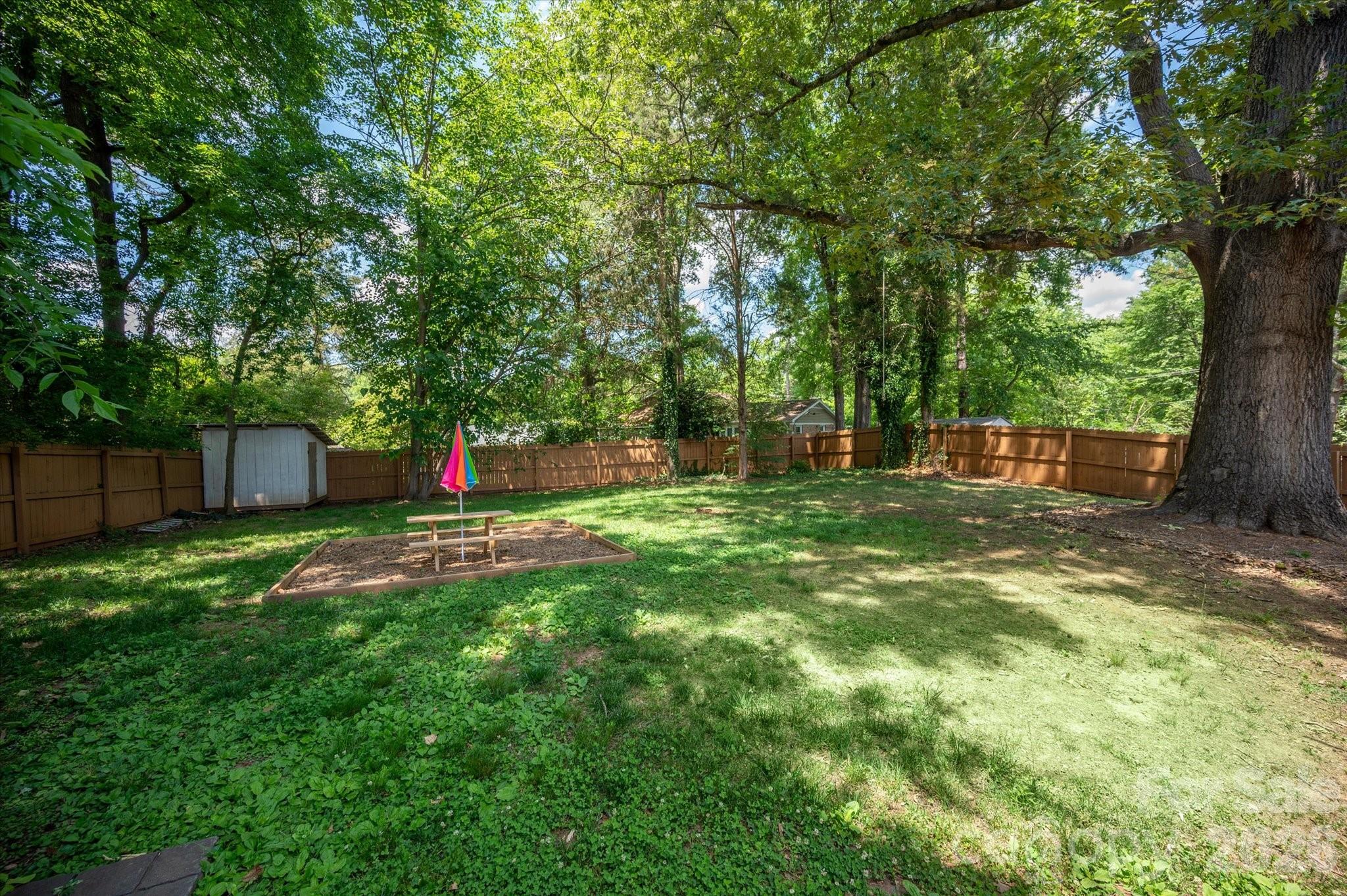 6912 Woodstock Drive