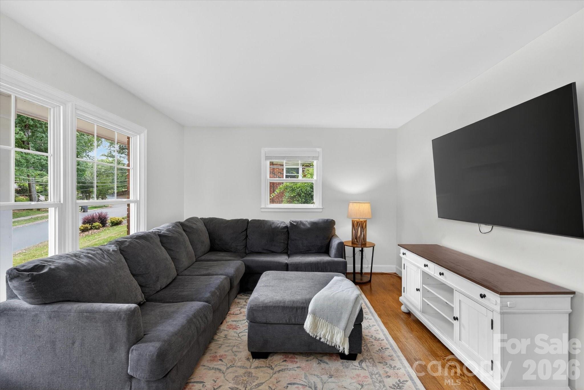 6912 Woodstock Drive
