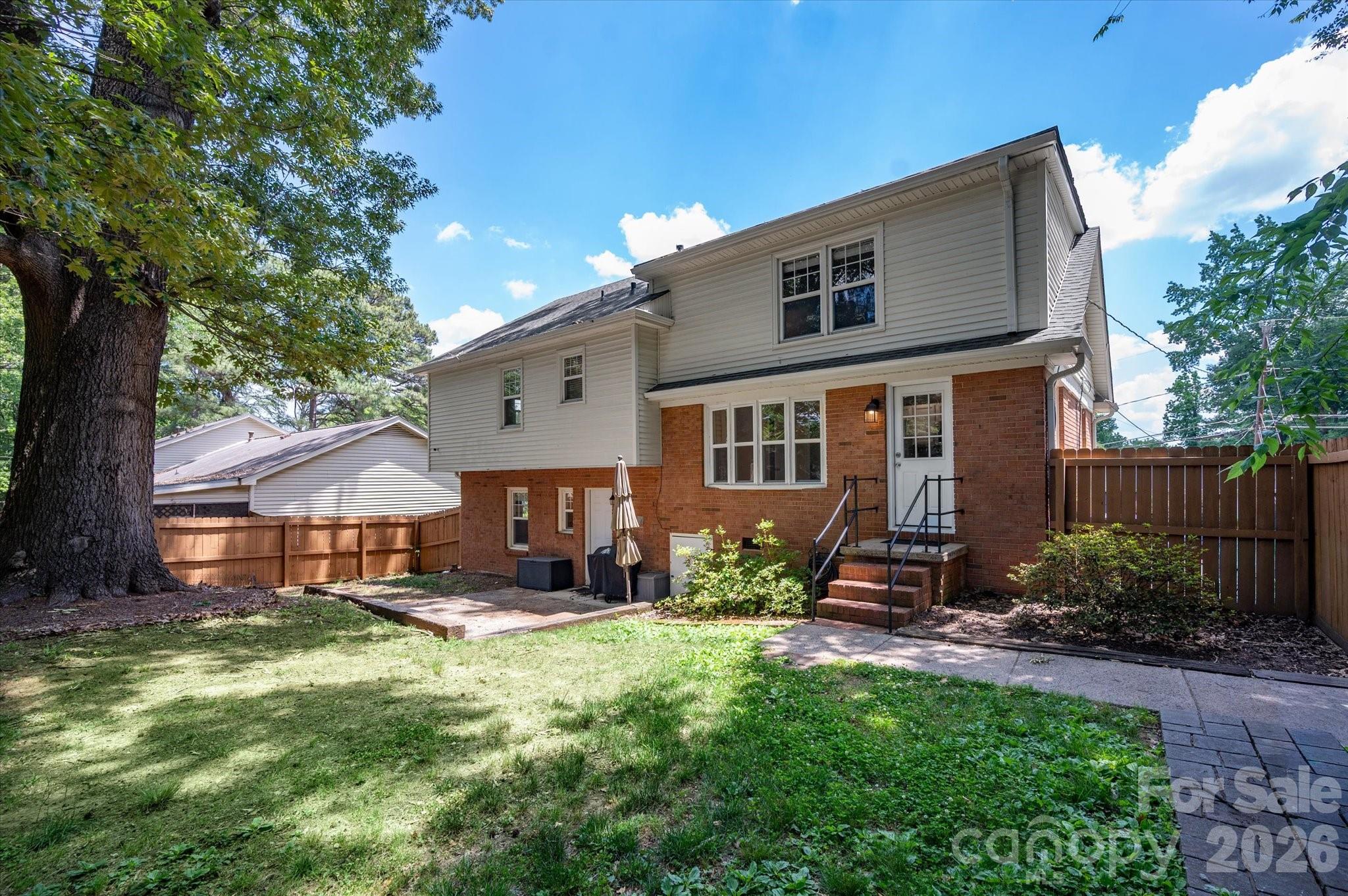6912 Woodstock Drive