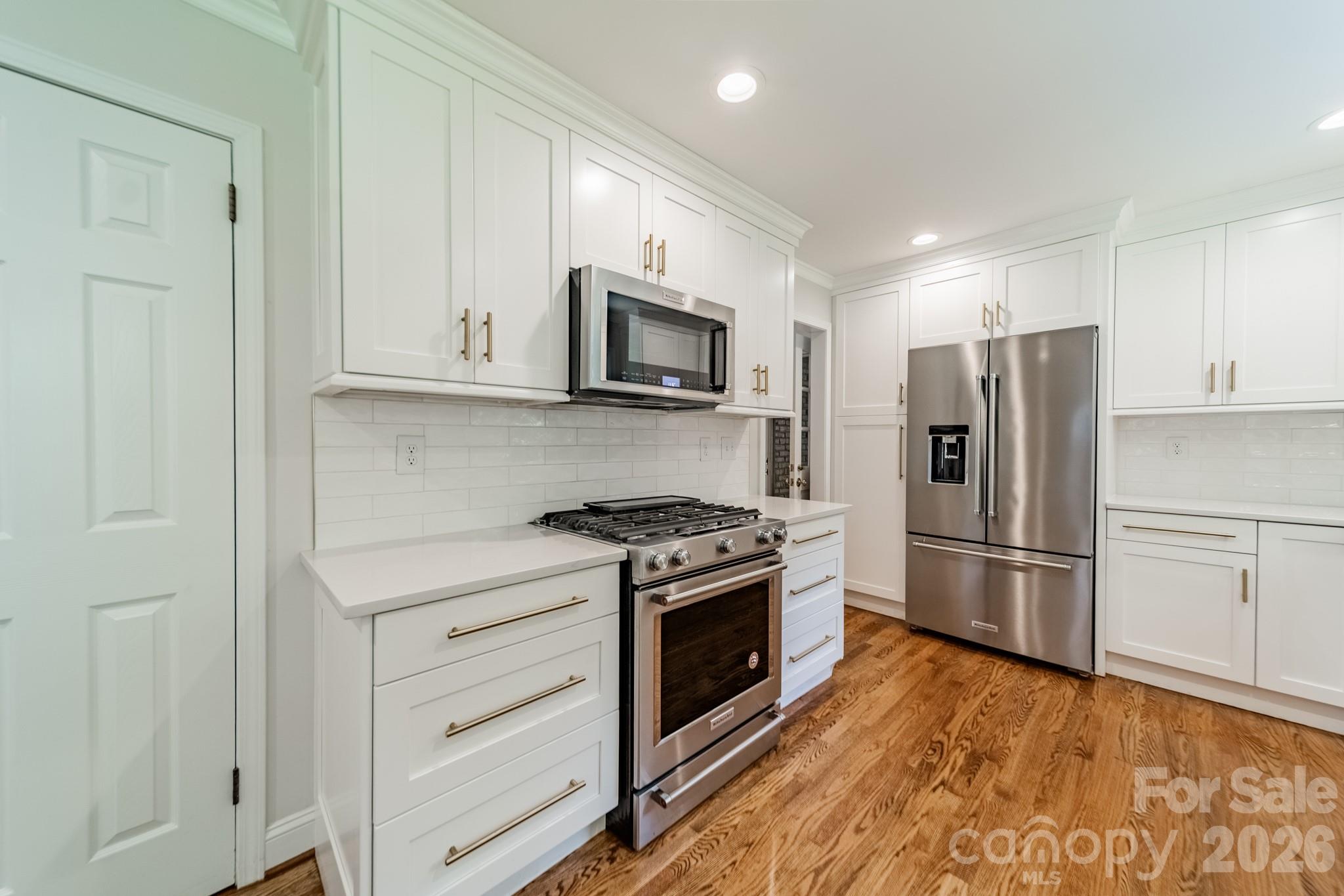 7101 Sherbourne Drive
