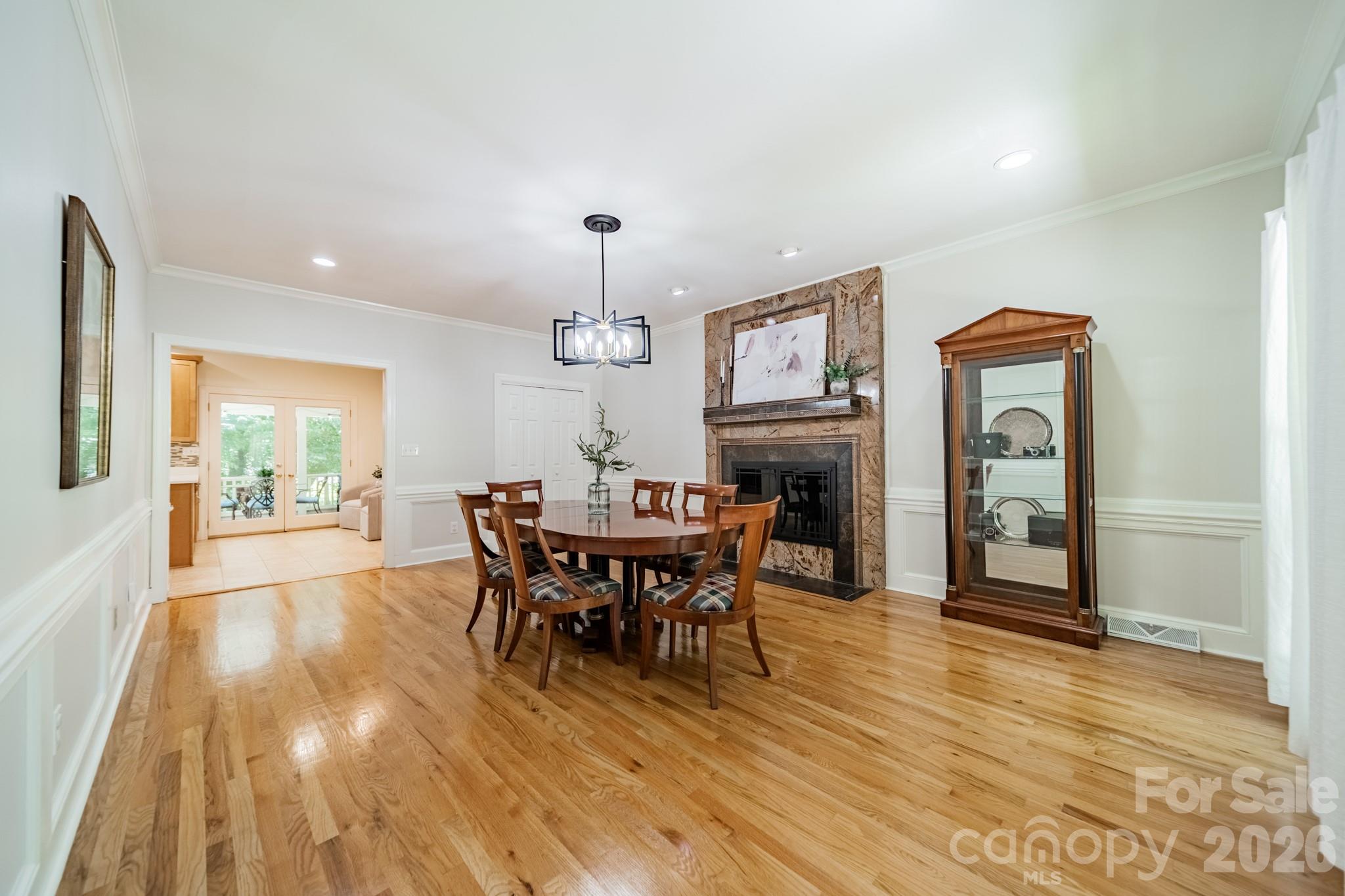 506 Abbotsford Court