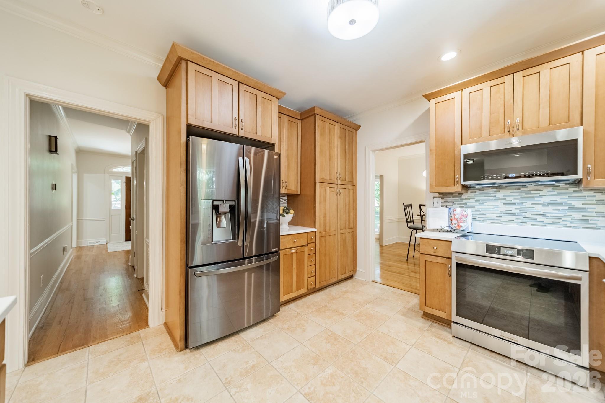 506 Abbotsford Court