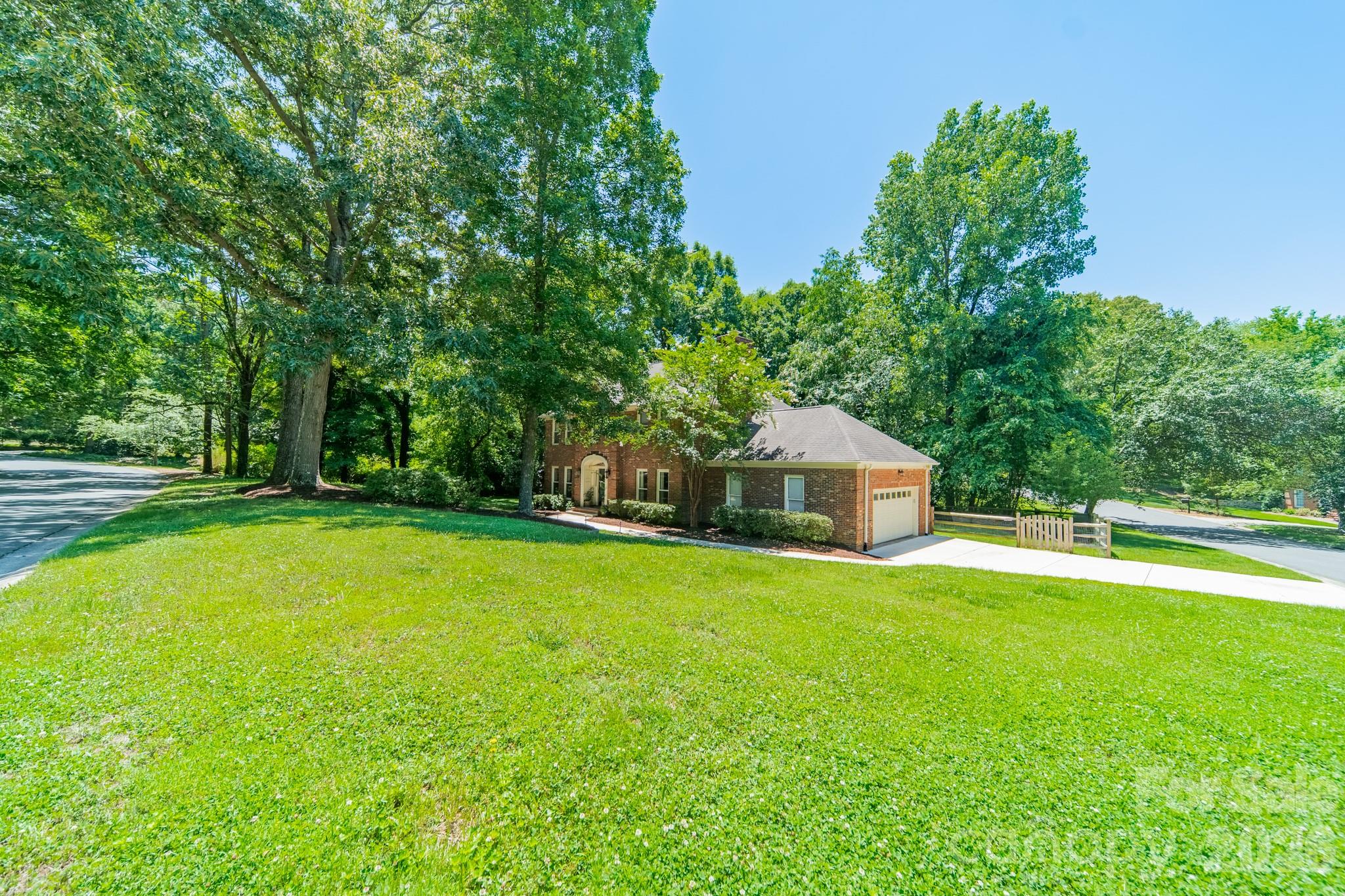 506 Abbotsford Court
