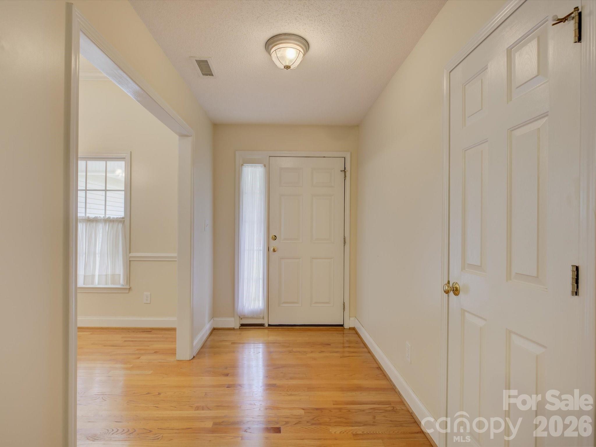 1527 Lavington Court