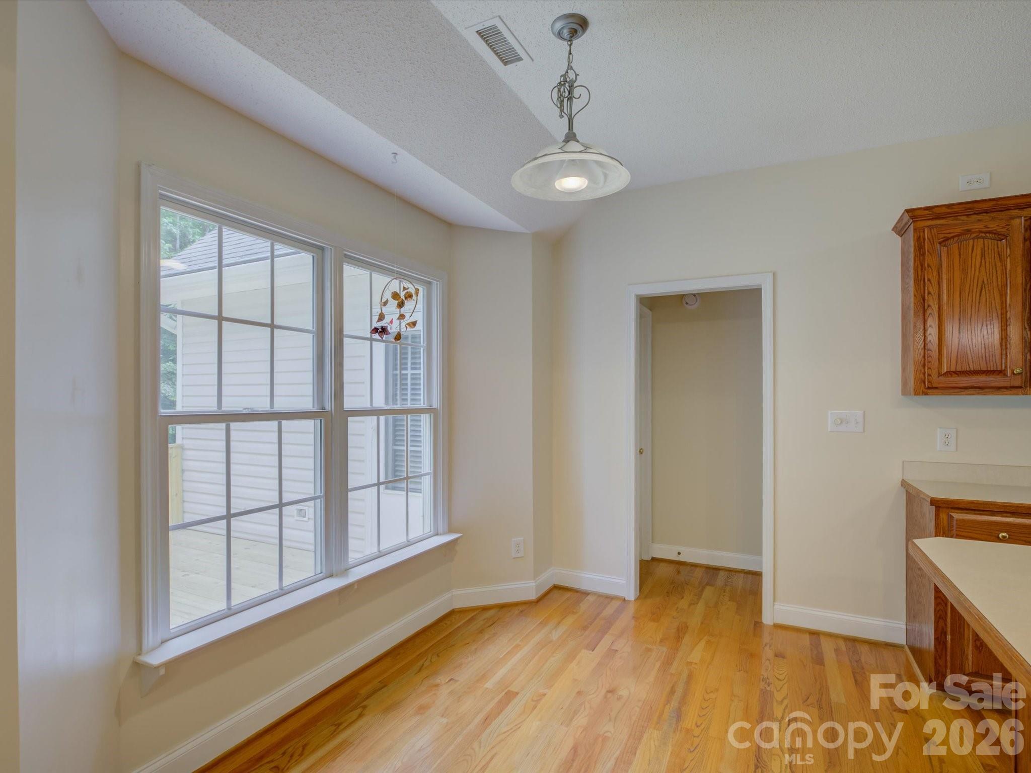 1527 Lavington Court