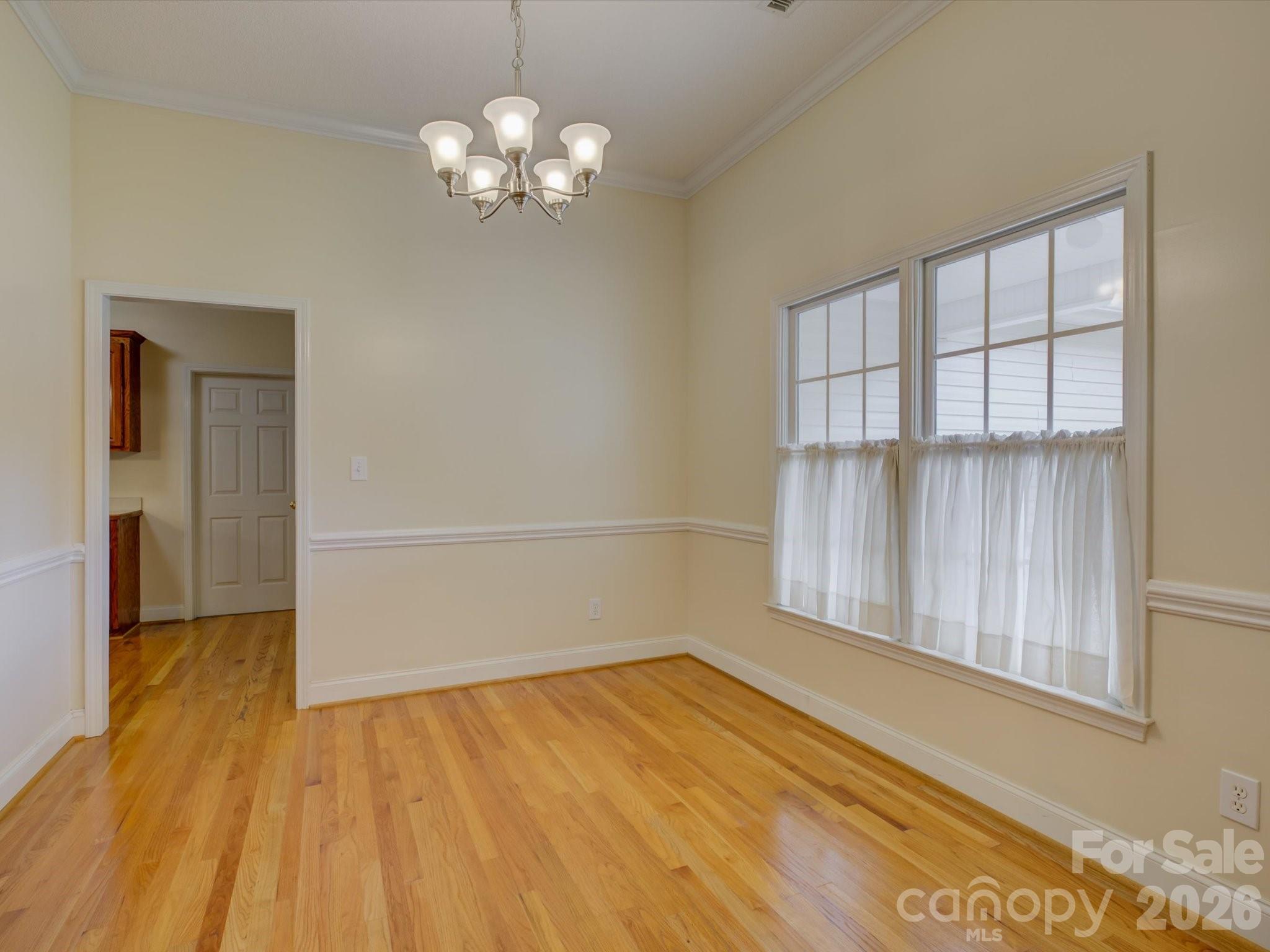 1527 Lavington Court