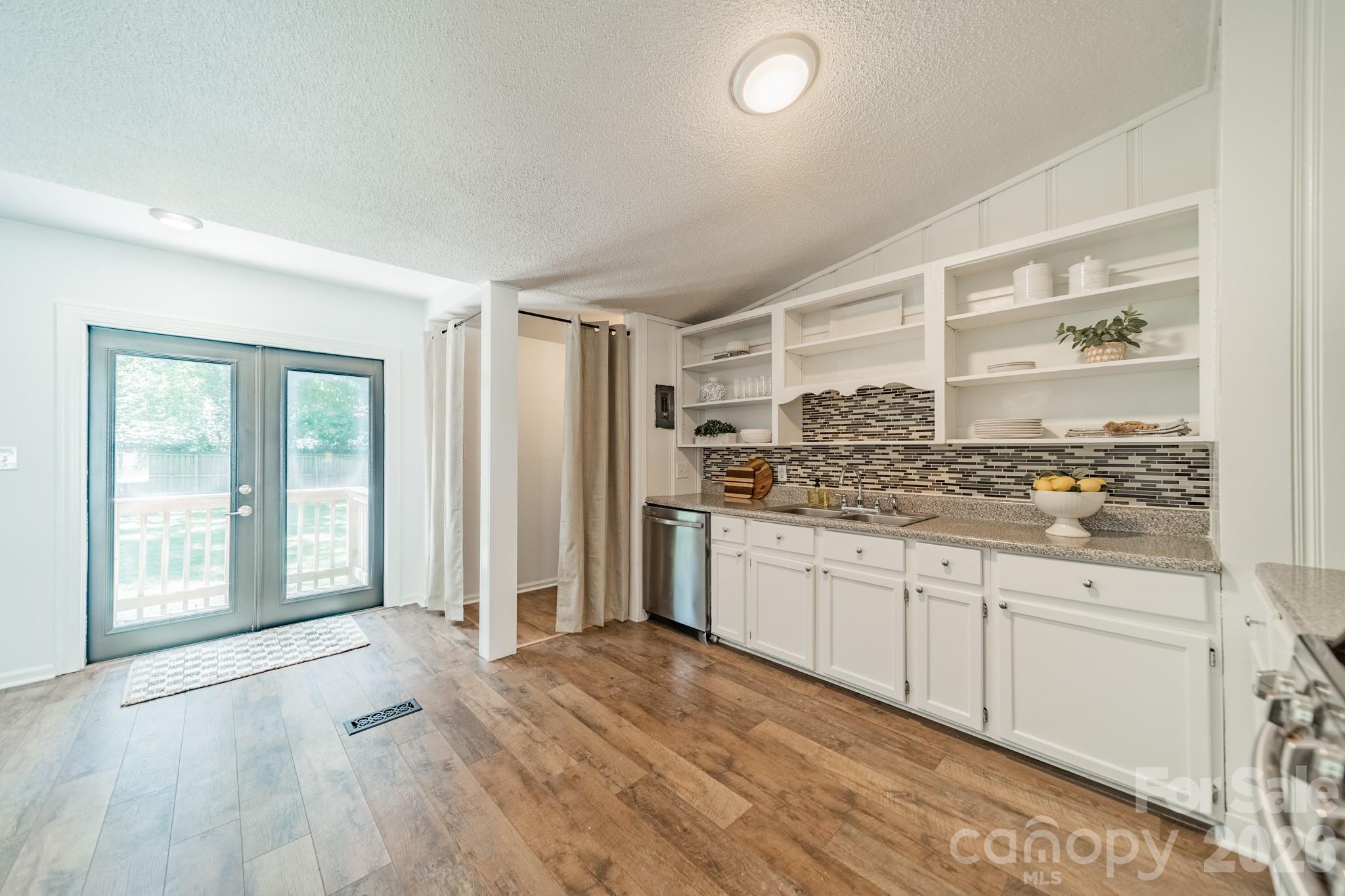 109 W Leroy Street