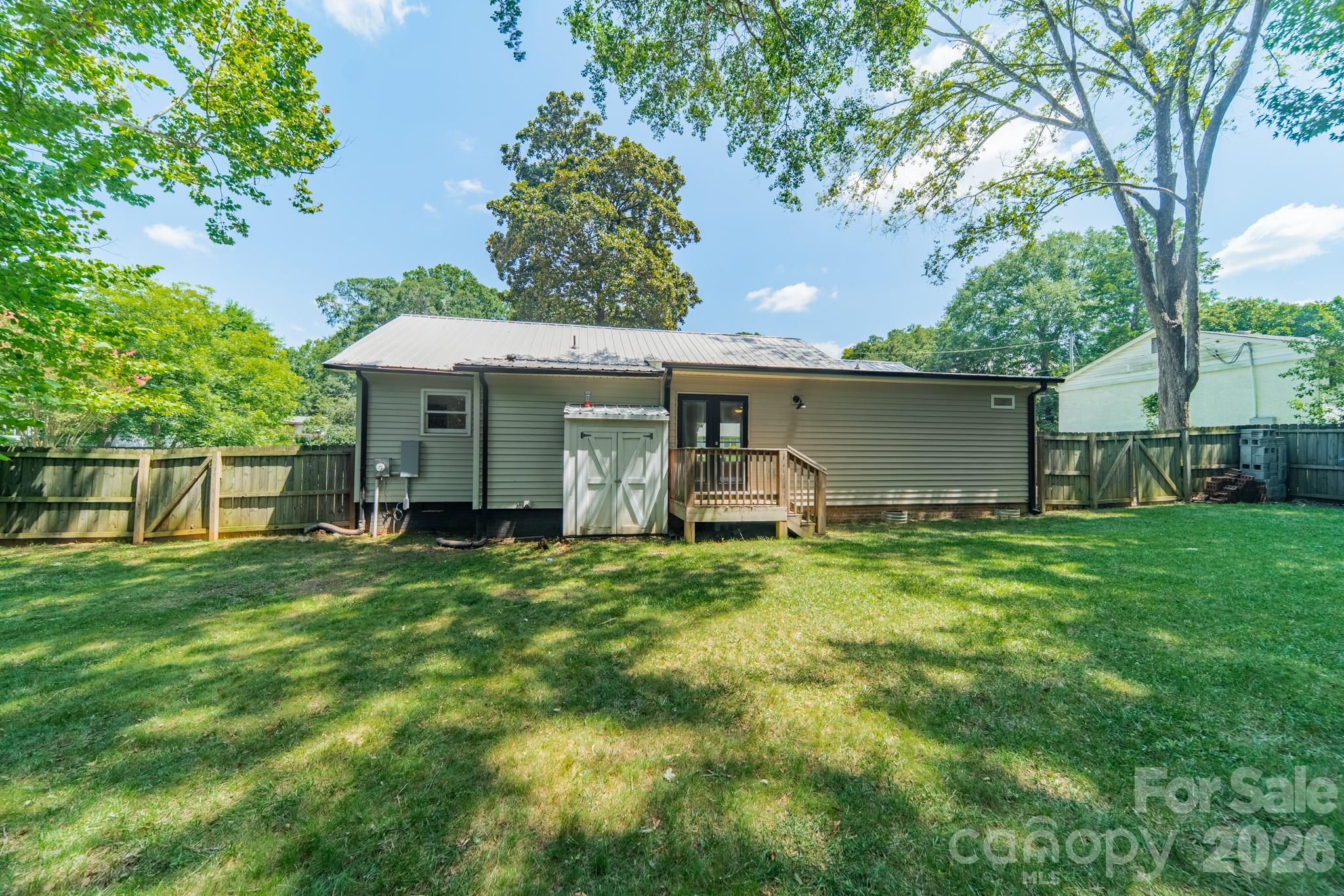 109 W Leroy Street