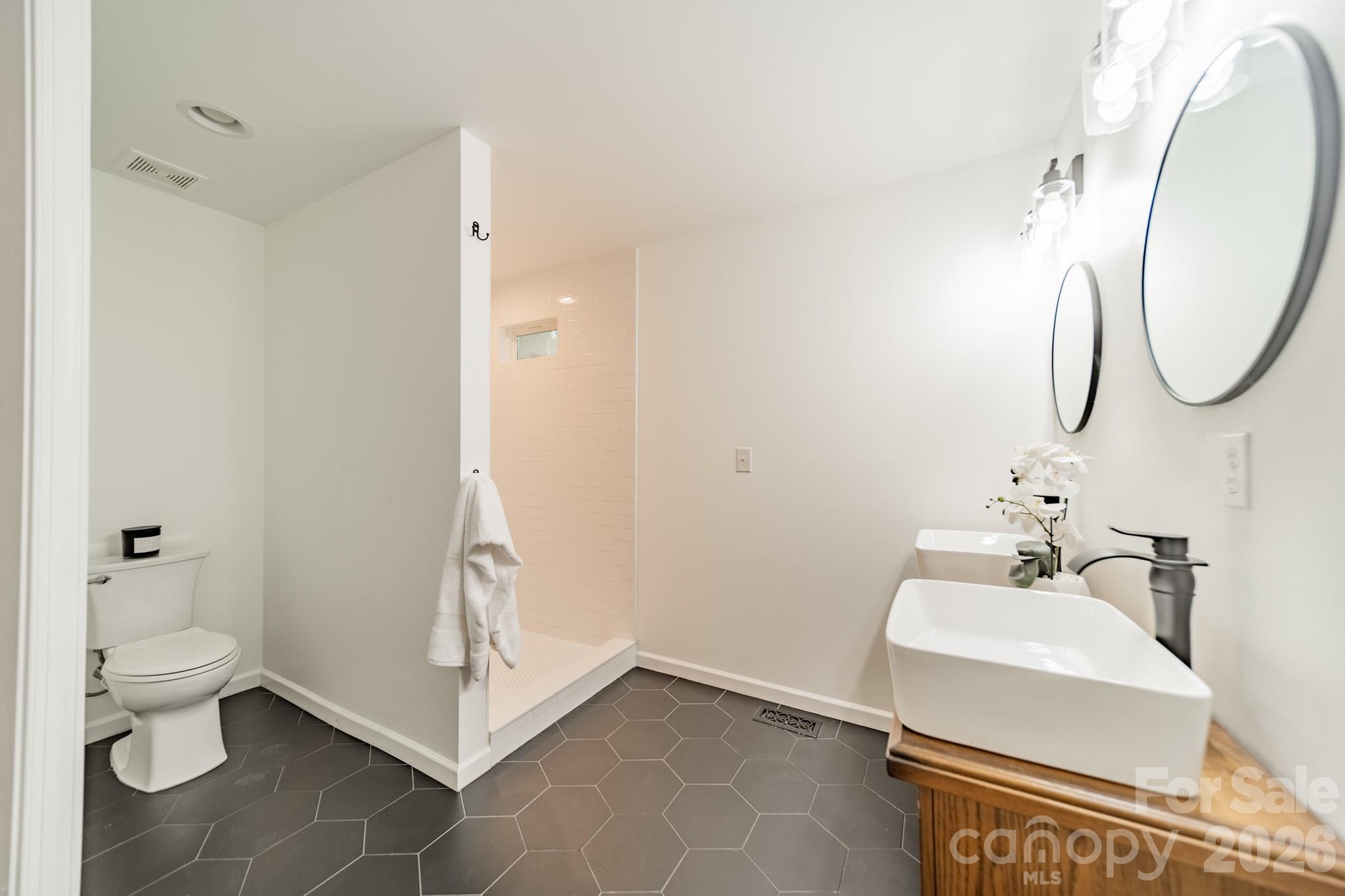 109 W Leroy Street