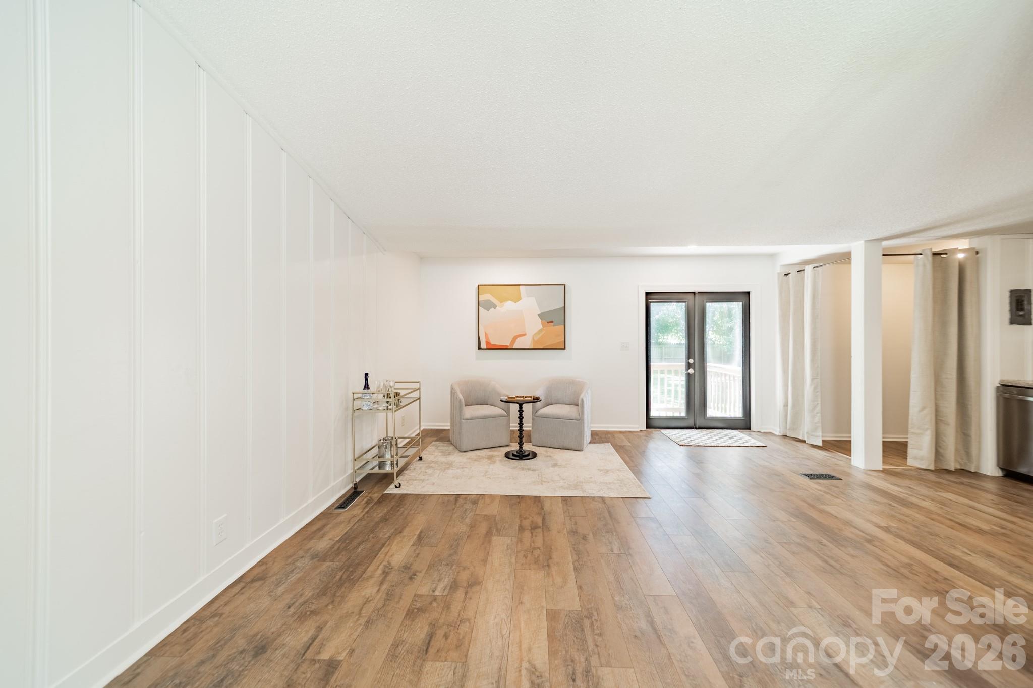 109 W Leroy Street