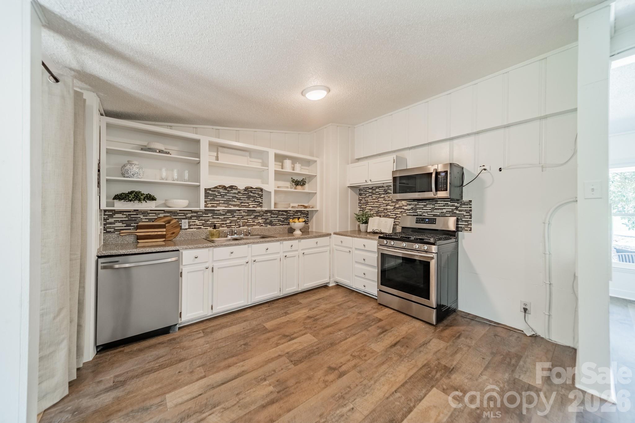 109 W Leroy Street