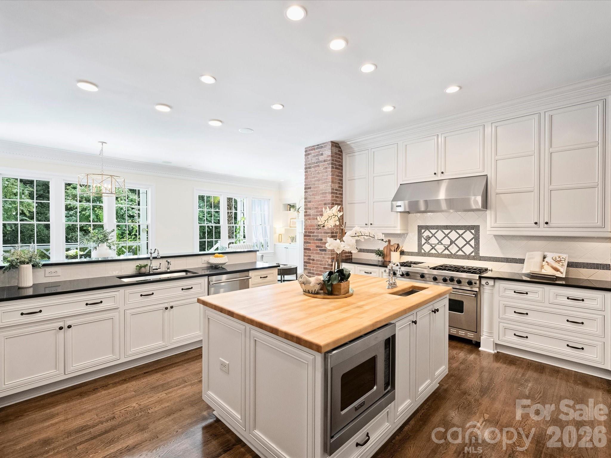 9146 Heydon Hall Circle