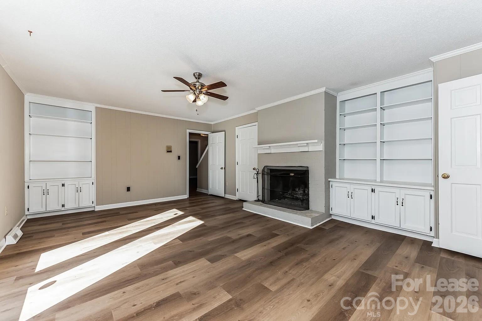 2801 Valencia Terrace