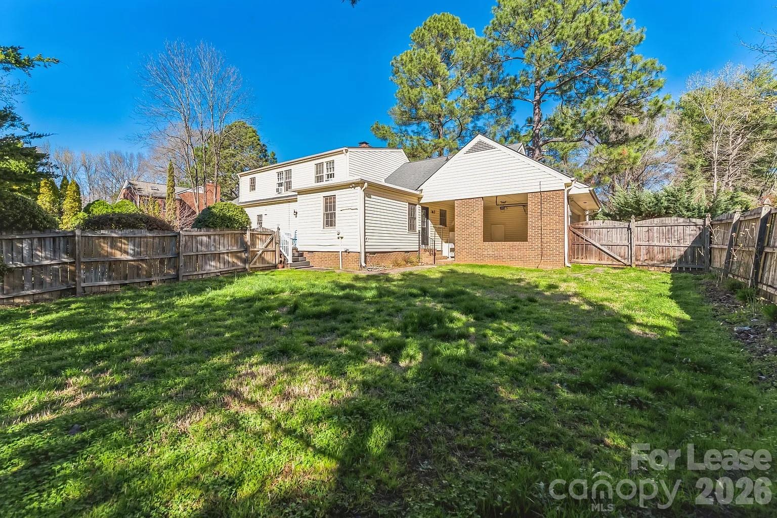 2801 Valencia Terrace