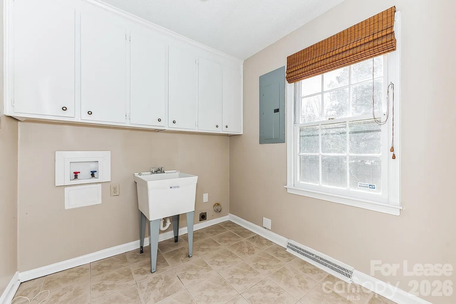 2801 Valencia Terrace