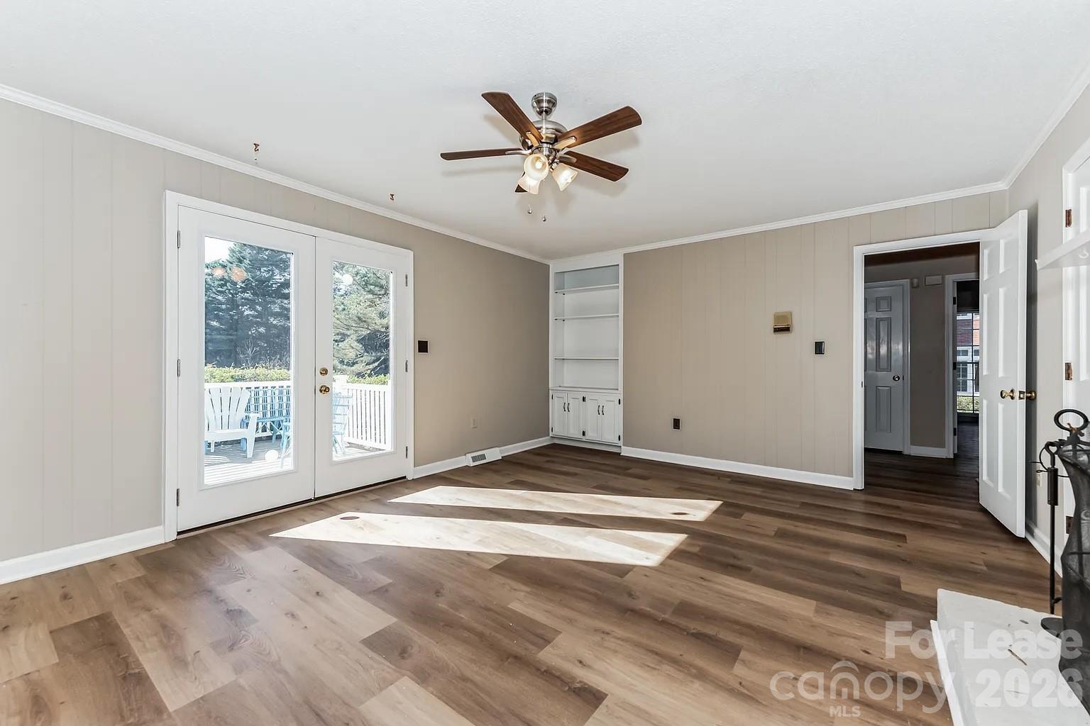 2801 Valencia Terrace