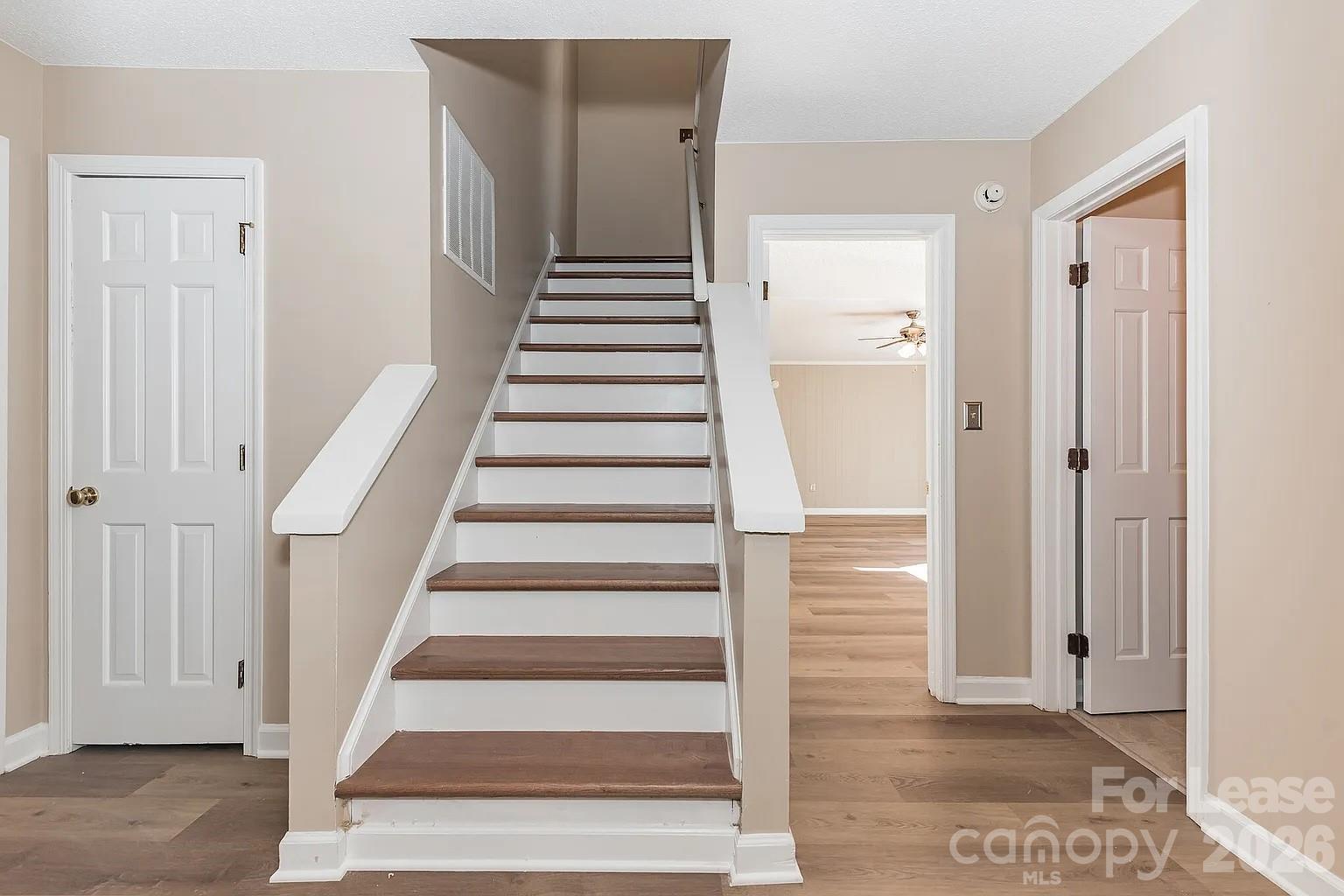 2801 Valencia Terrace
