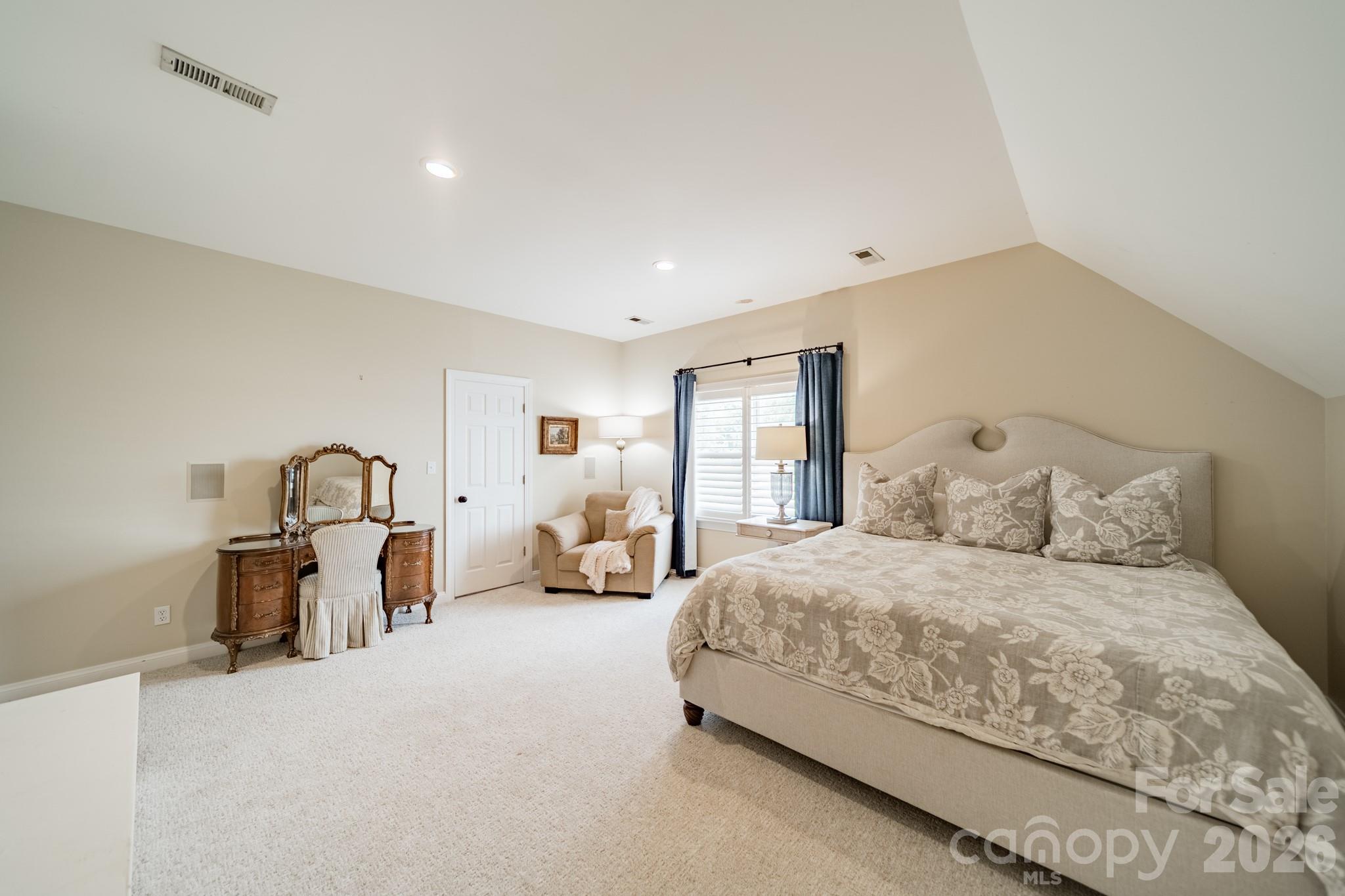 2370 Anns Loop