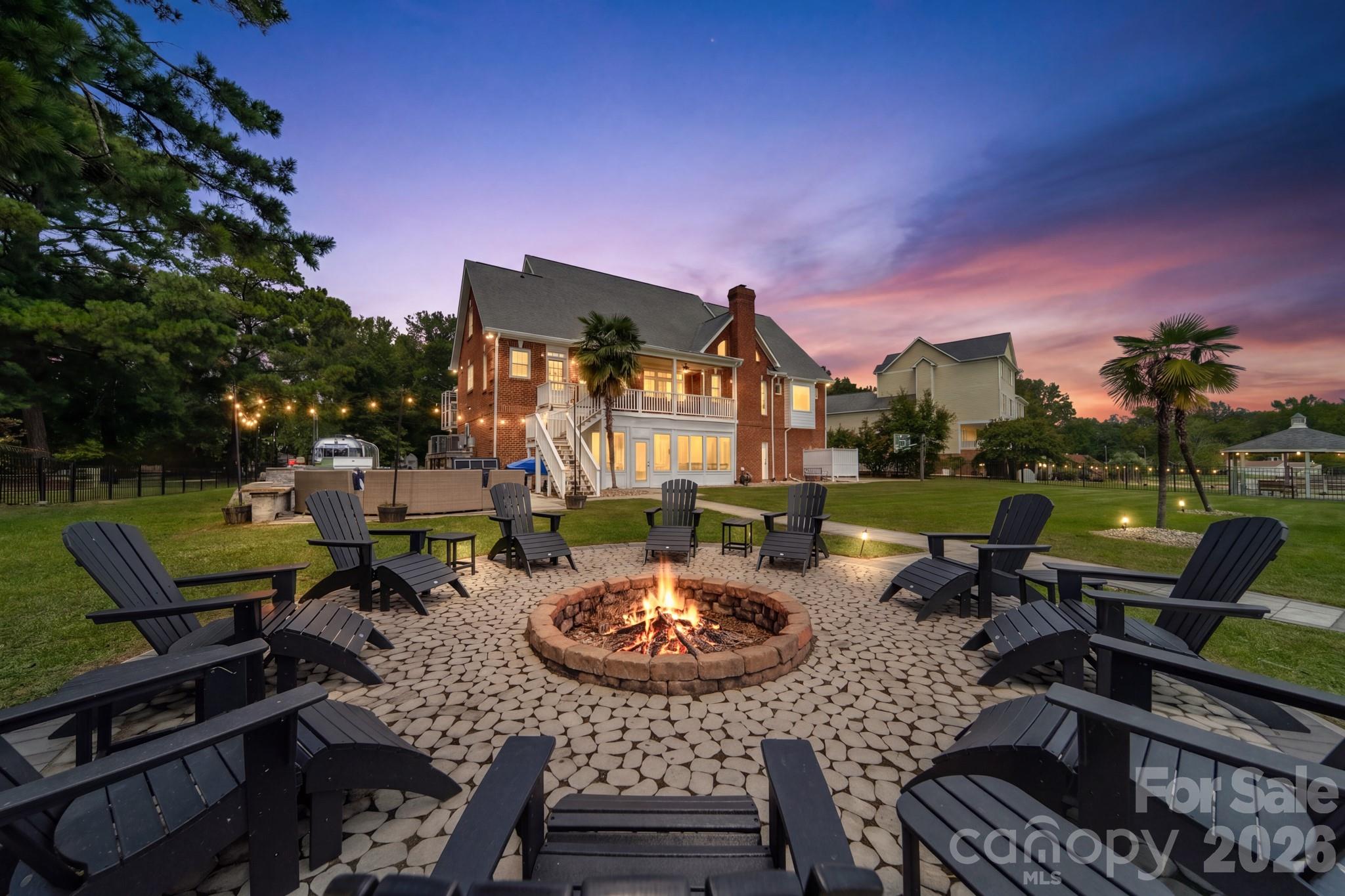 2370 Anns Loop