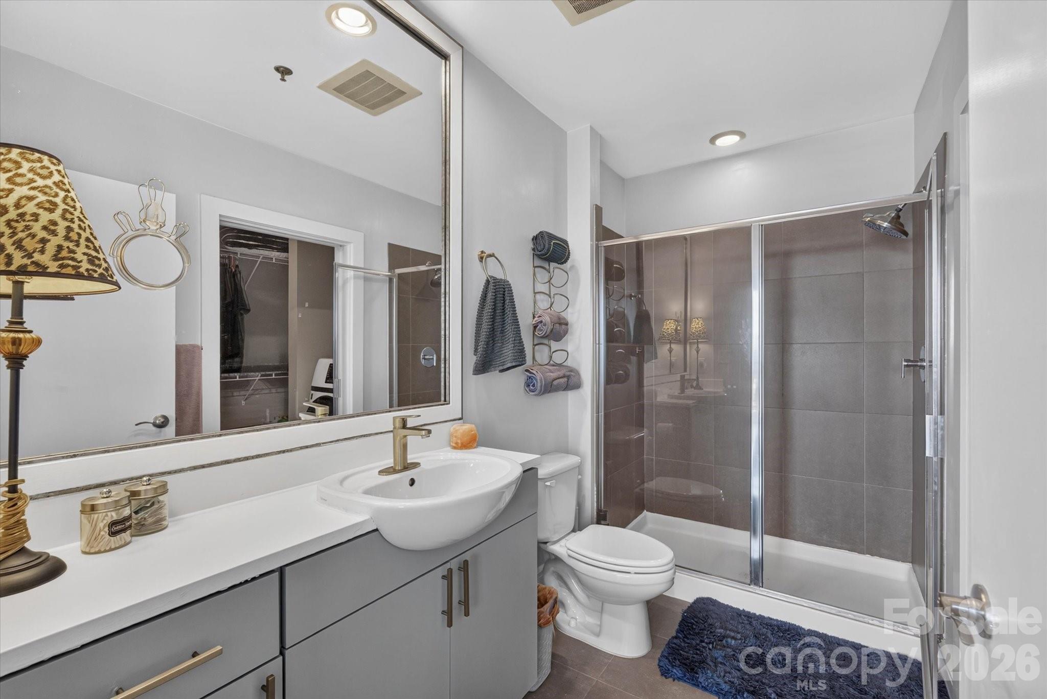 333 W Trade Street Unit: 2005
