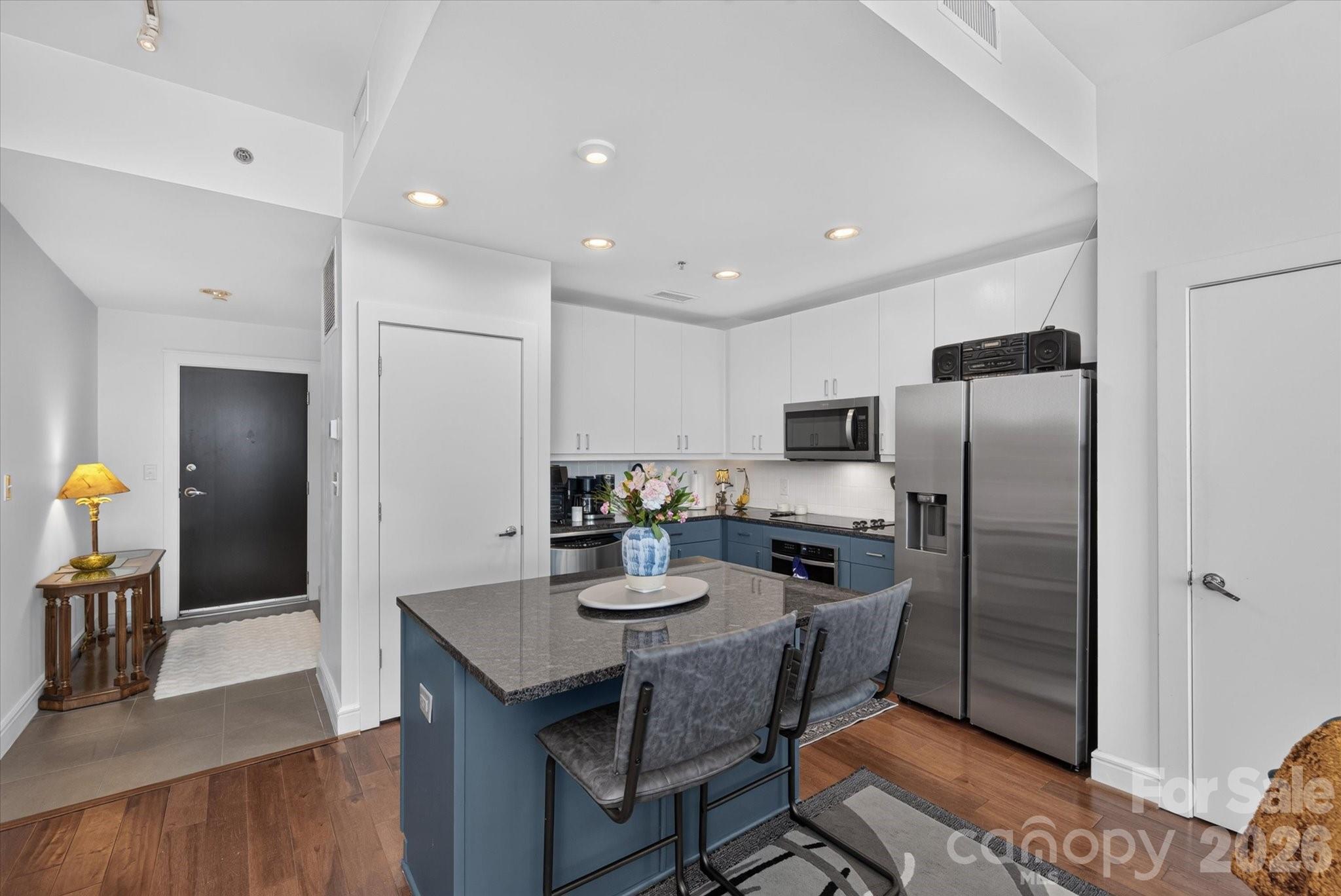 333 W Trade Street Unit: 2005